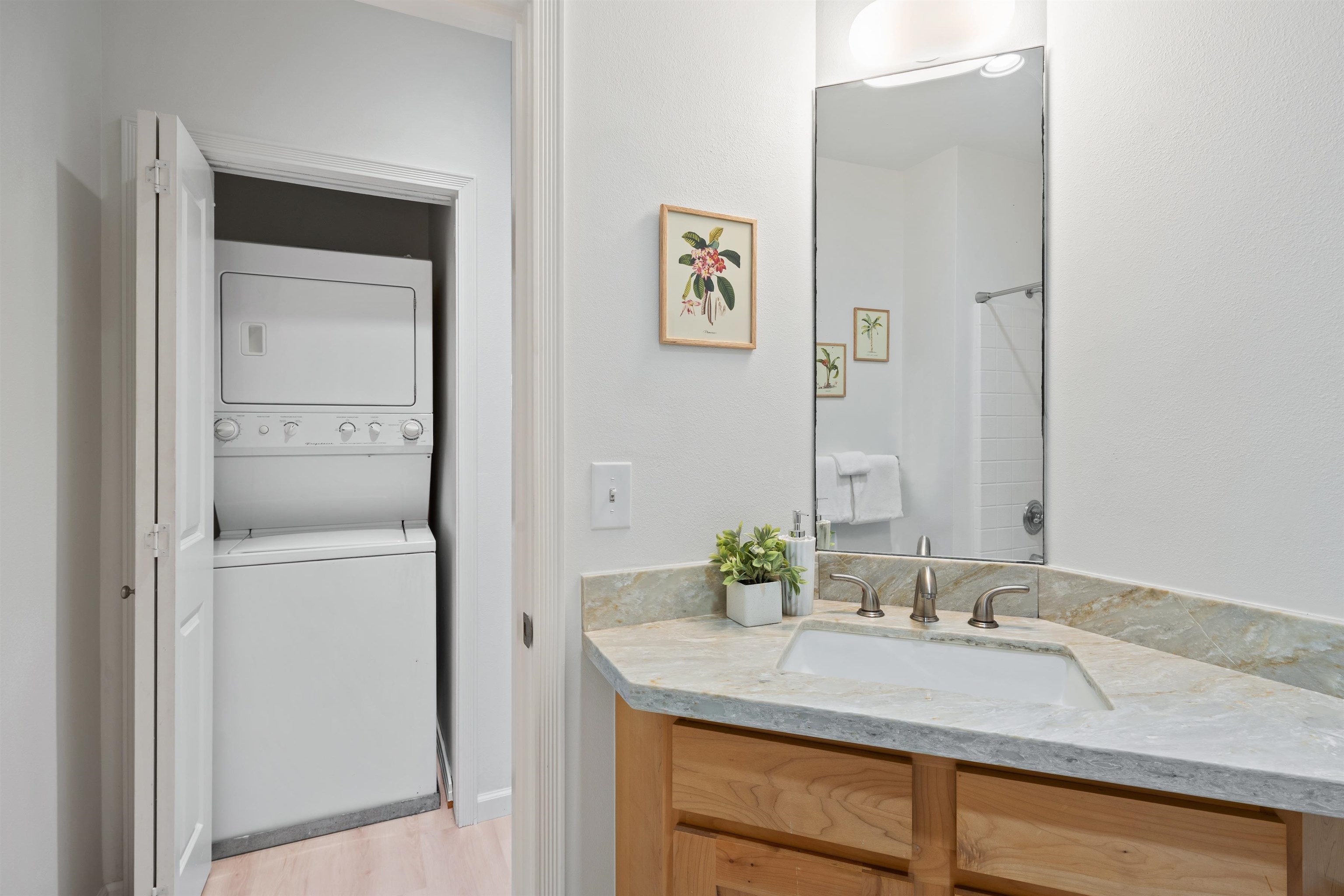 The Breakers condo # E20, Lahaina, Hawaii - photo 19 of 31