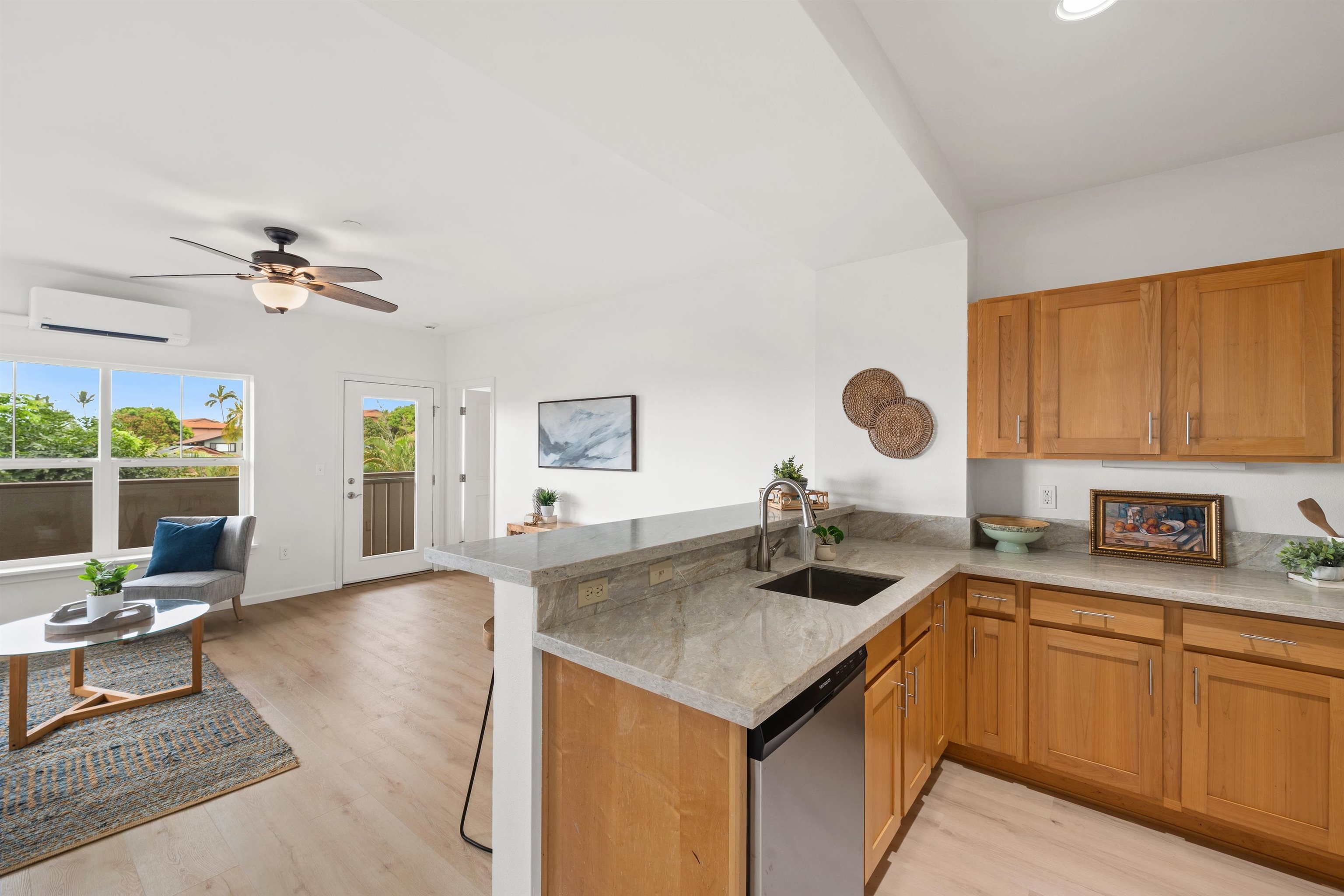 The Breakers condo # E20, Lahaina, Hawaii - photo 21 of 31