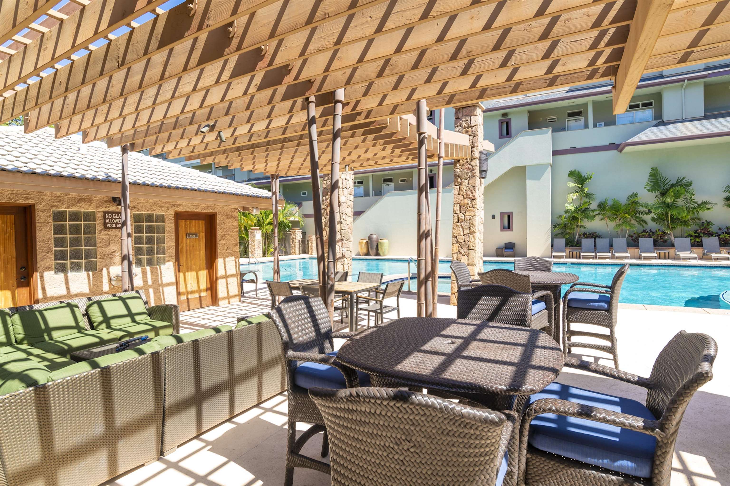 The Breakers condo # E20, Lahaina, Hawaii - photo 27 of 31