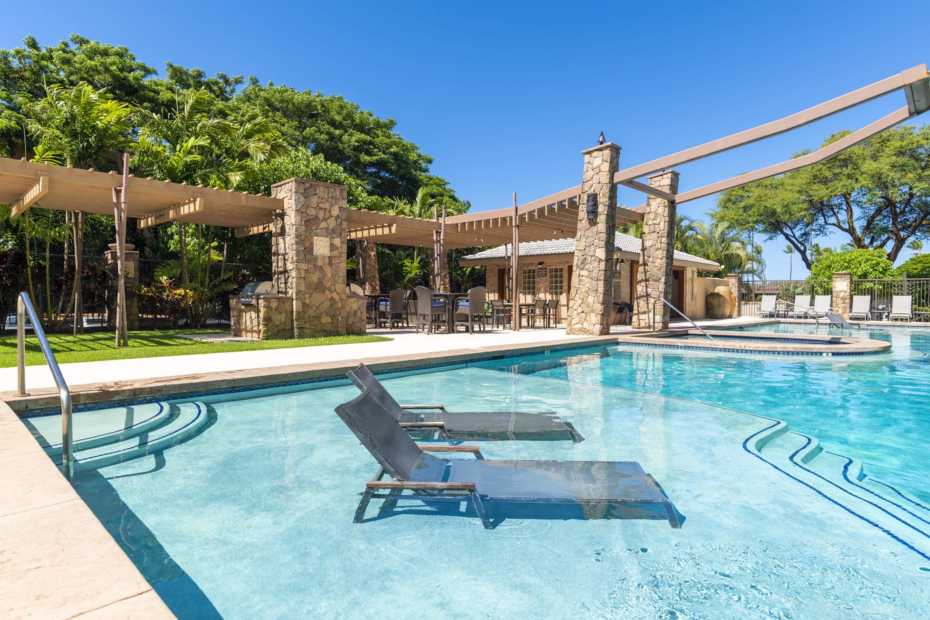 The Breakers condo # E20, Lahaina, Hawaii - photo 28 of 31