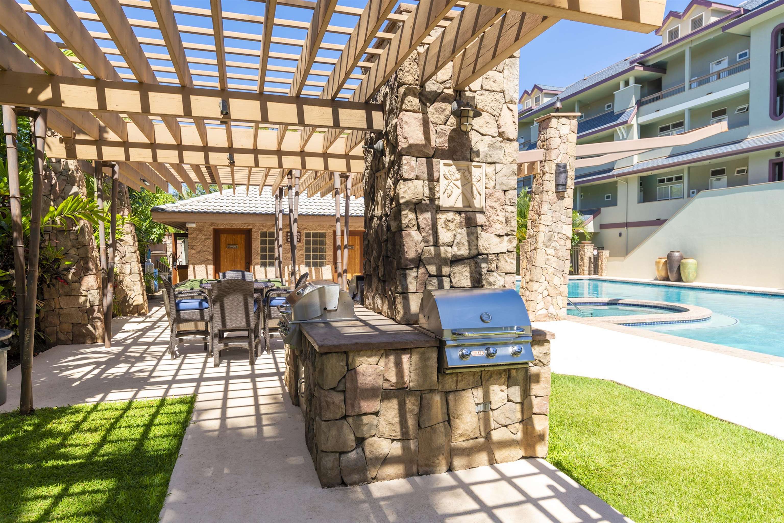 The Breakers condo # E20, Lahaina, Hawaii - photo 30 of 31