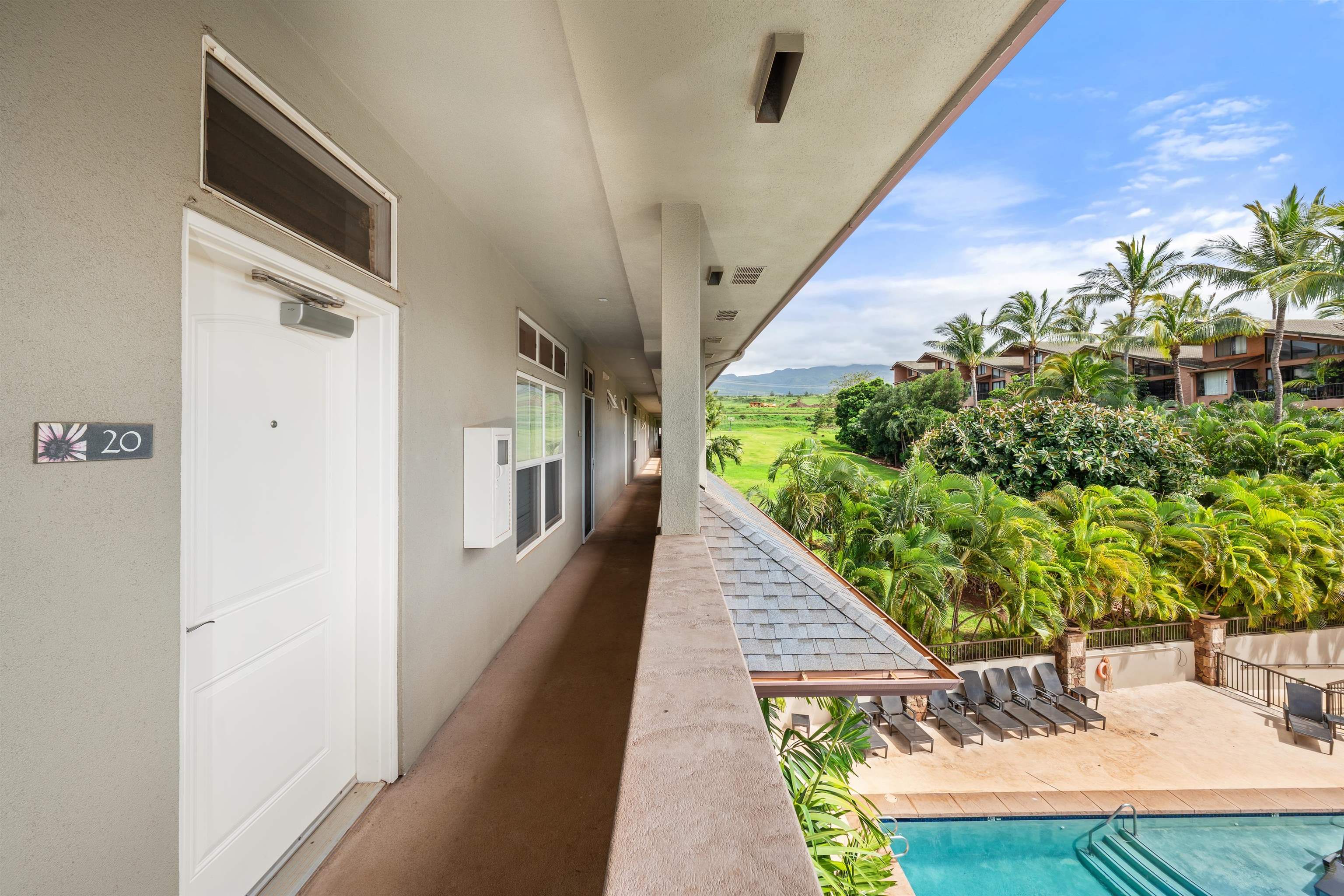The Breakers condo # E20, Lahaina, Hawaii - photo 23 of 31