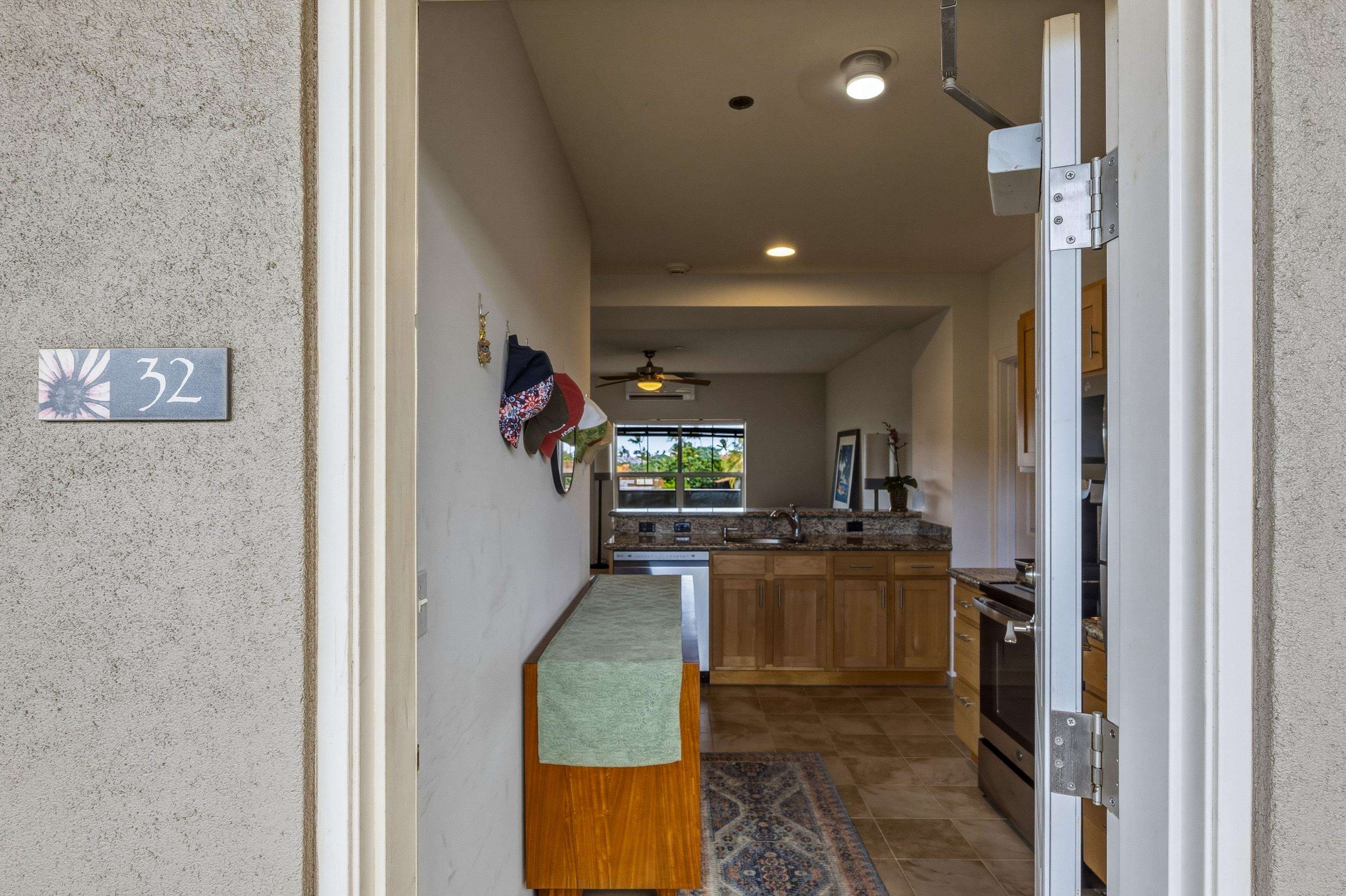 The Breakers condo # E32, Lahaina, Hawaii - photo 5 of 40