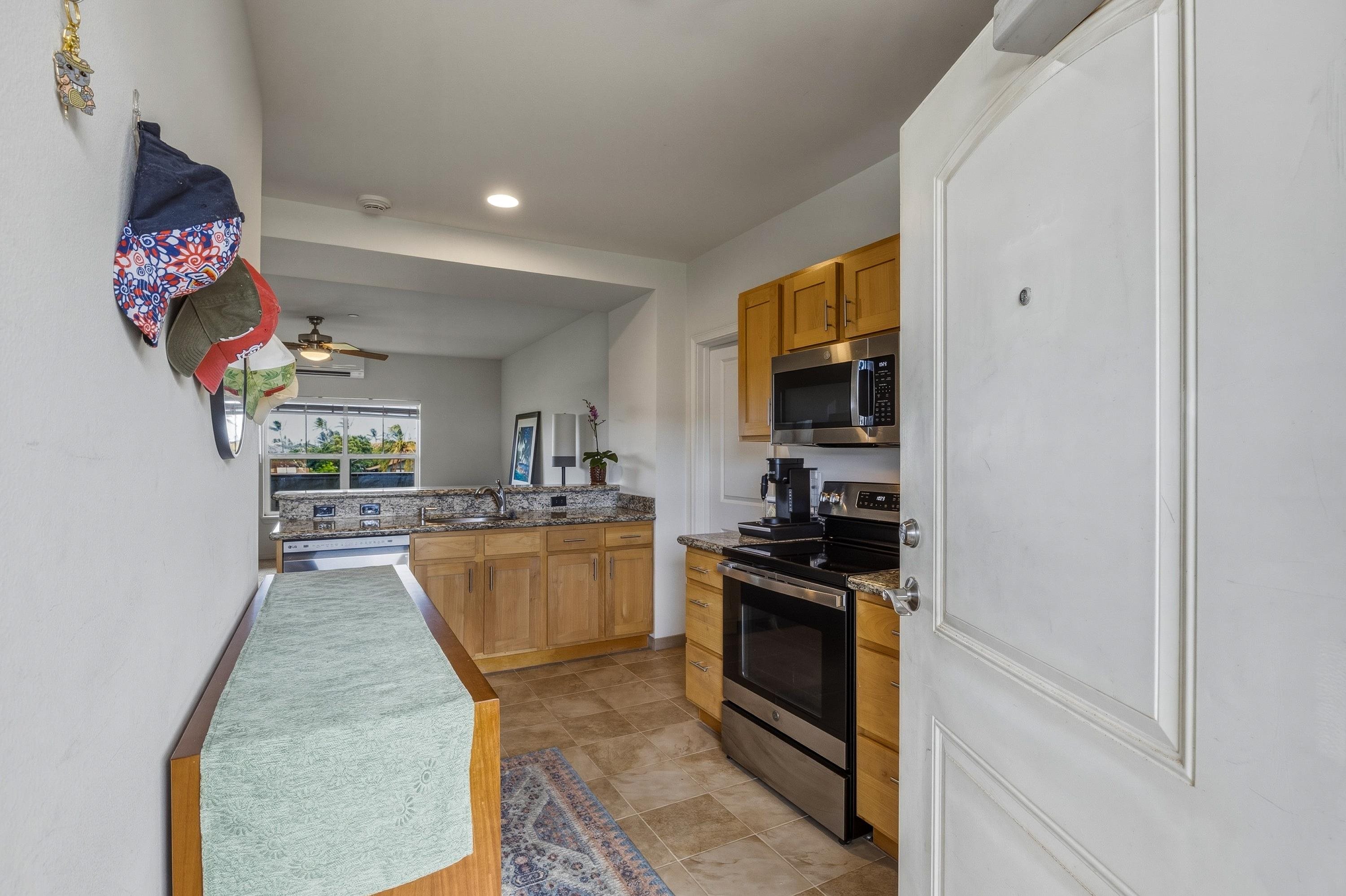 The Breakers condo # E32, Lahaina, Hawaii - photo 6 of 40