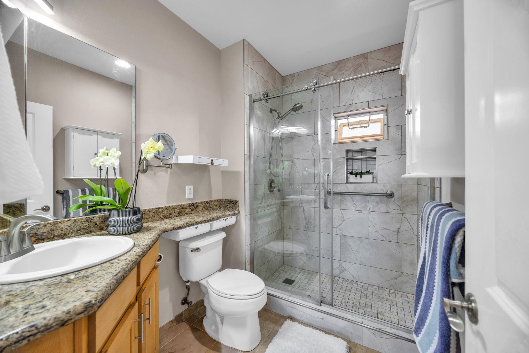 The Breakers condo # E-33, Lahaina, Hawaii - photo 22 of 36