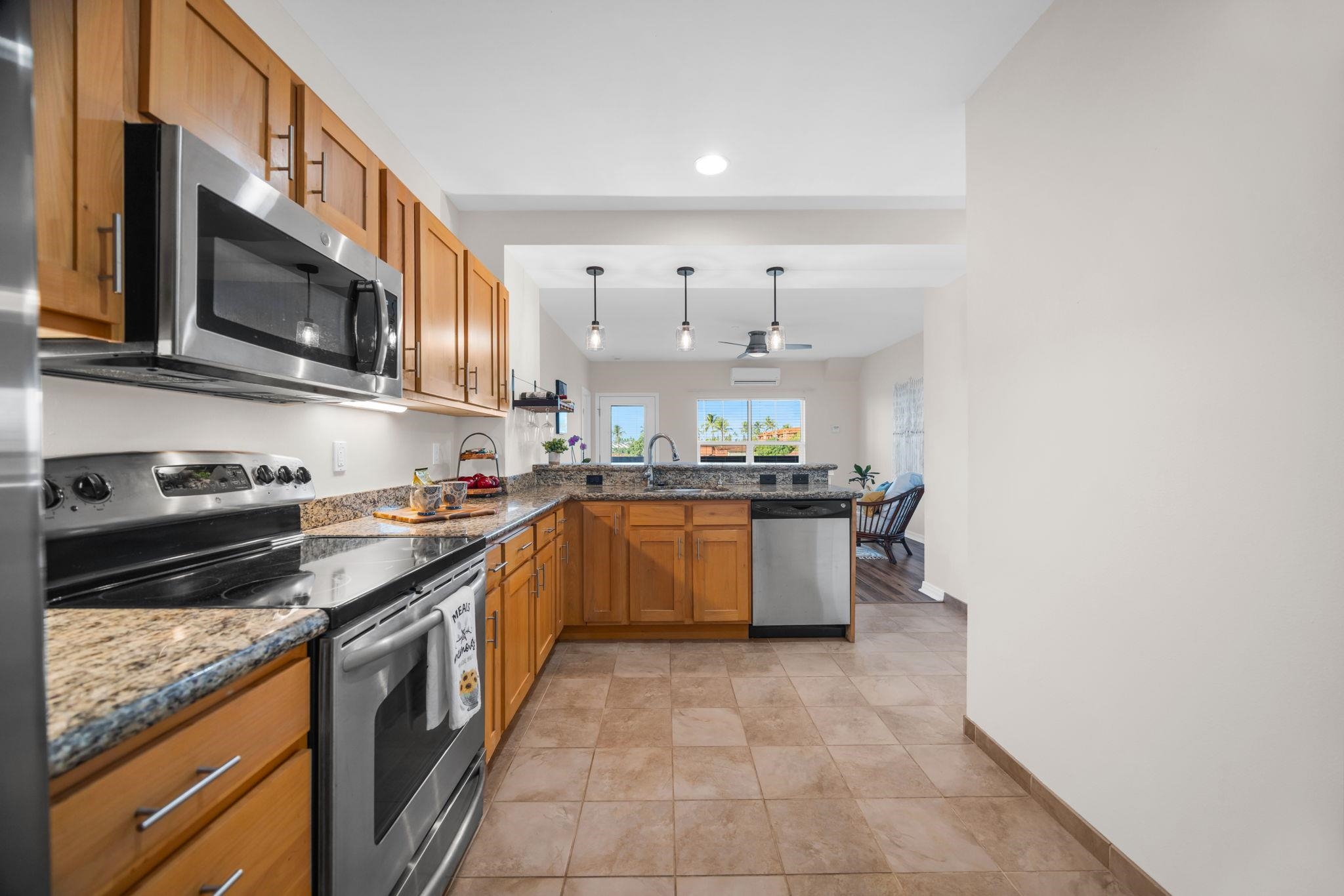 The Breakers condo # E-33, Lahaina, Hawaii - photo 6 of 36