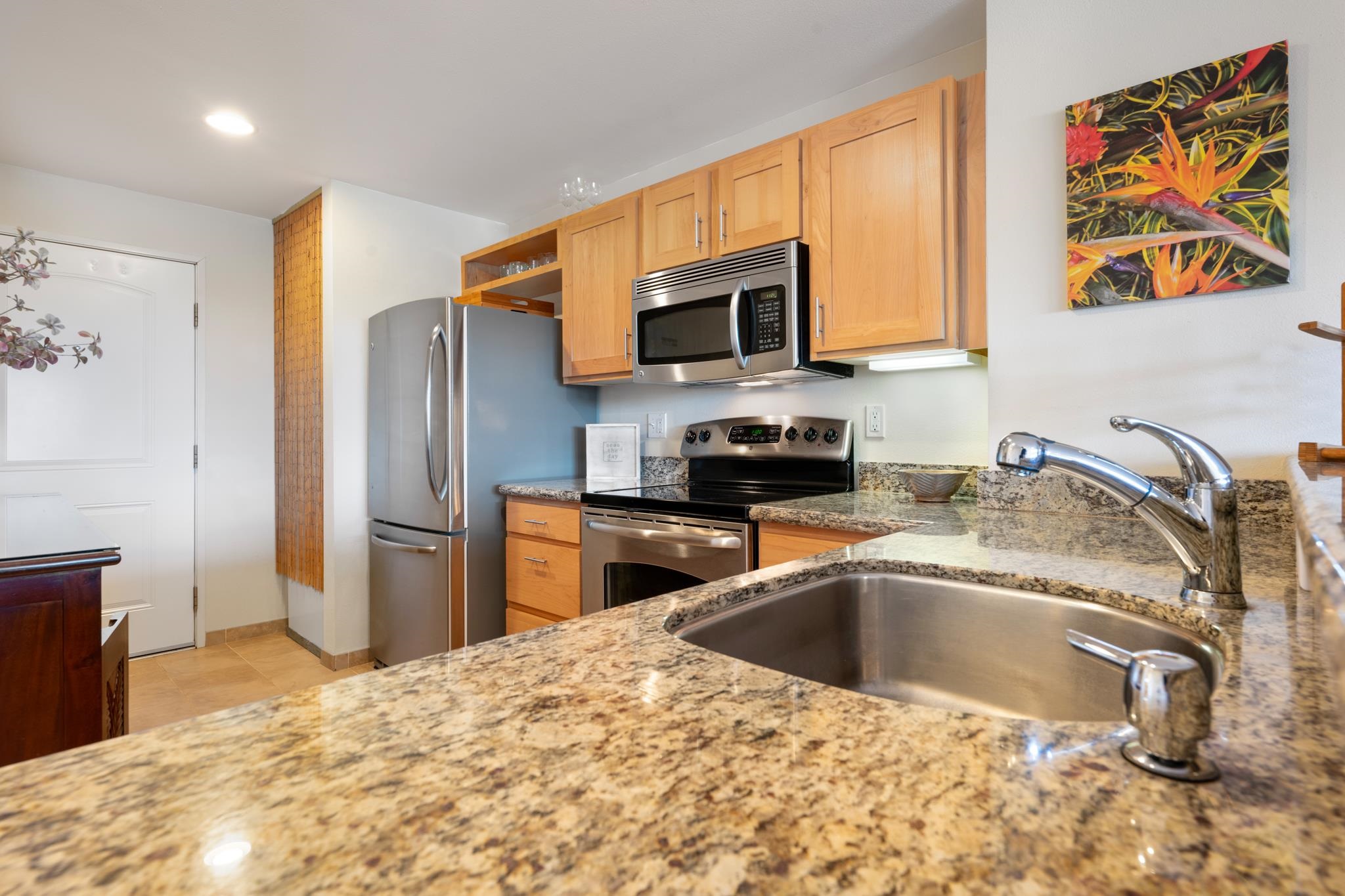 The Breakers condo # E41, Lahaina, Hawaii - photo 13 of 39