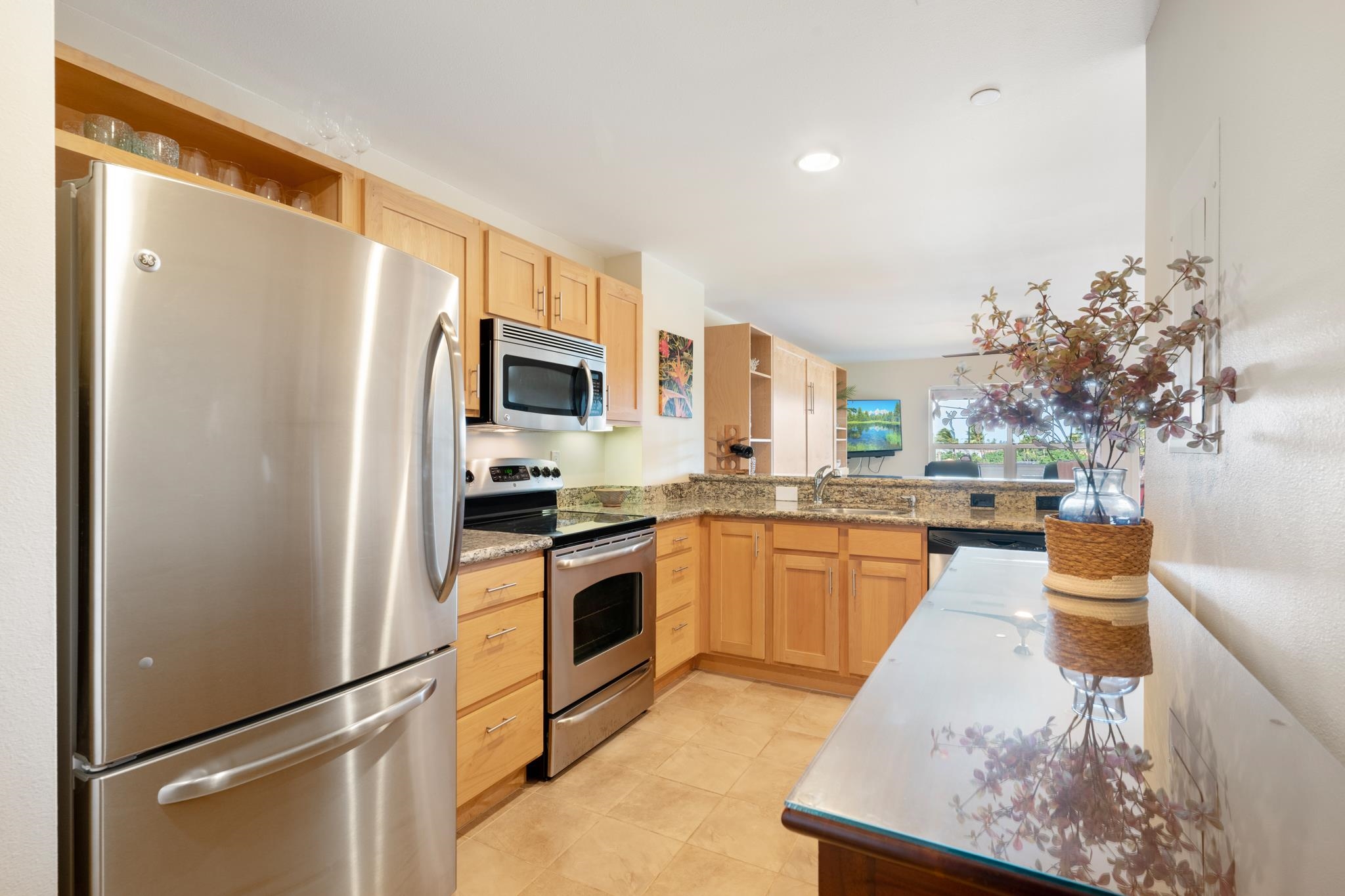 The Breakers condo # E41, Lahaina, Hawaii - photo 16 of 39