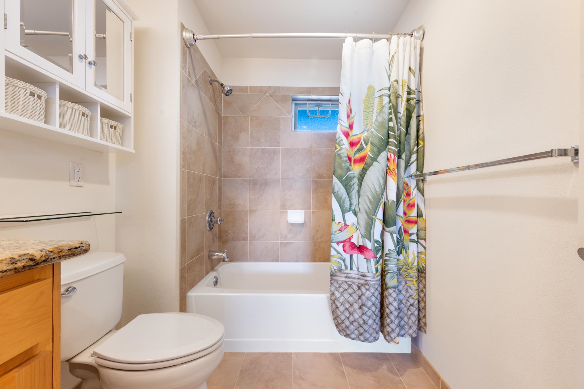 The Breakers condo # E41, Lahaina, Hawaii - photo 23 of 39