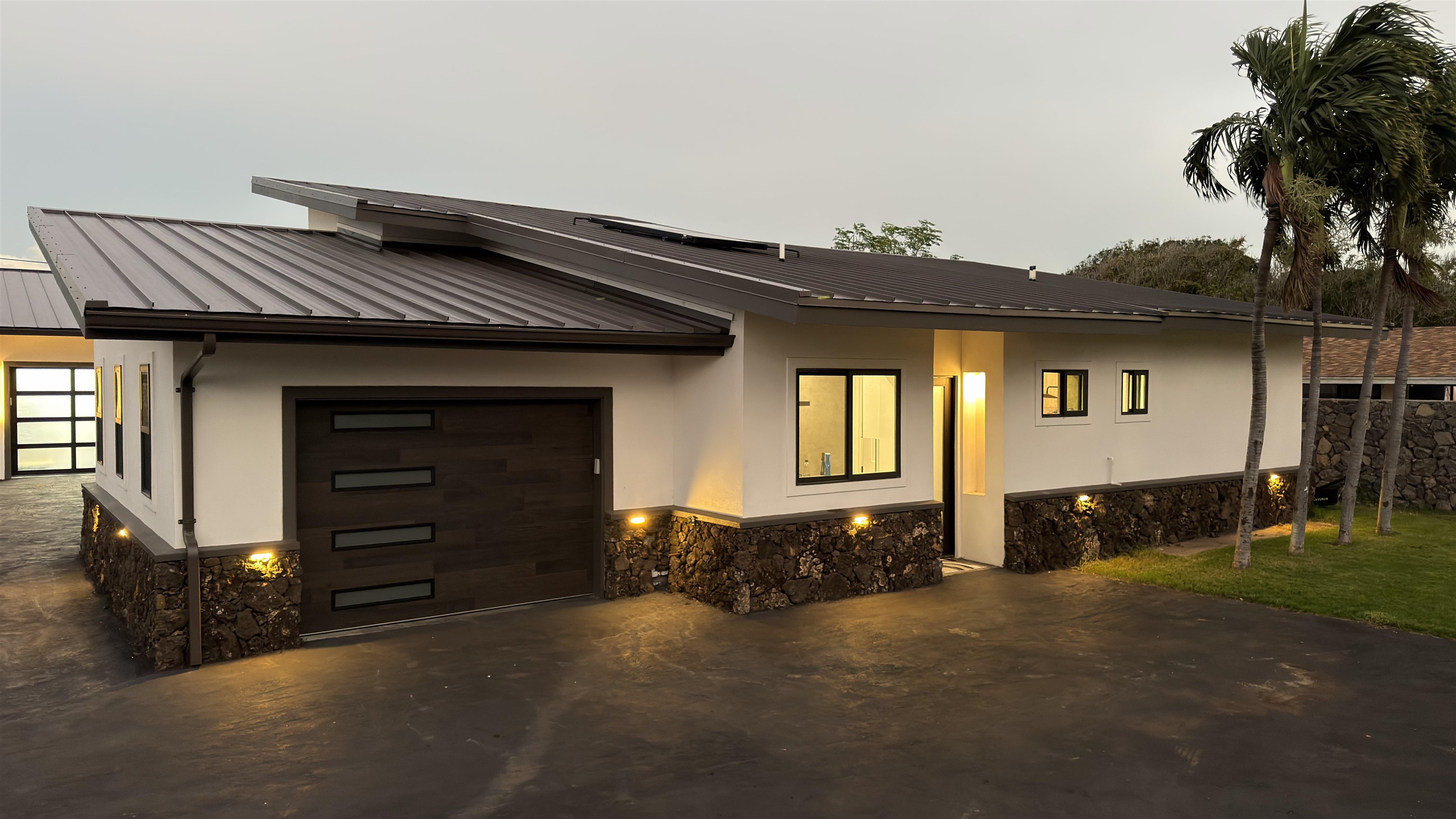 371  Lono Ave , Kahului home - photo 2 of 11
