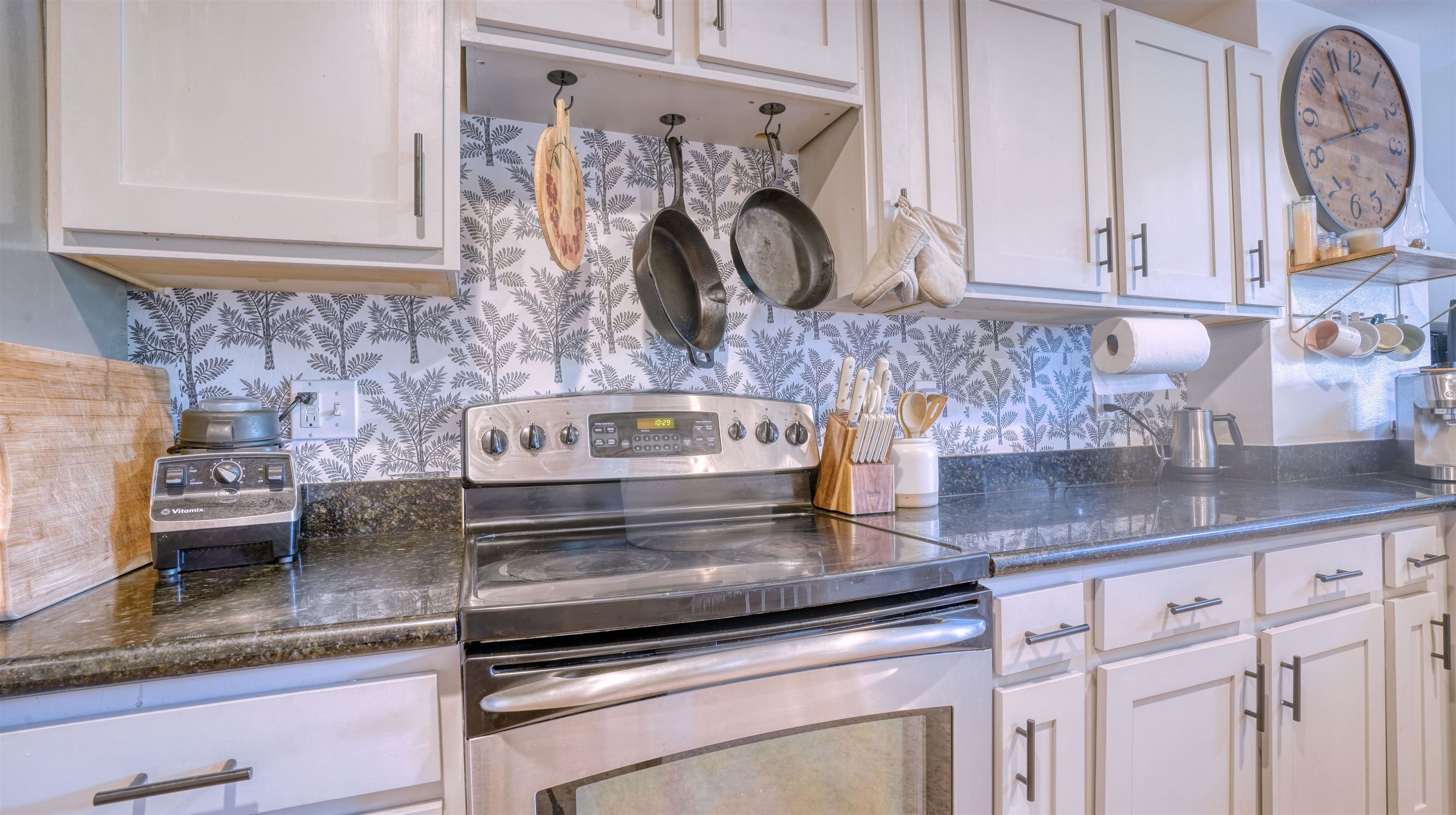 The Breakers condo # F44, Lahaina, Hawaii - photo 14 of 41