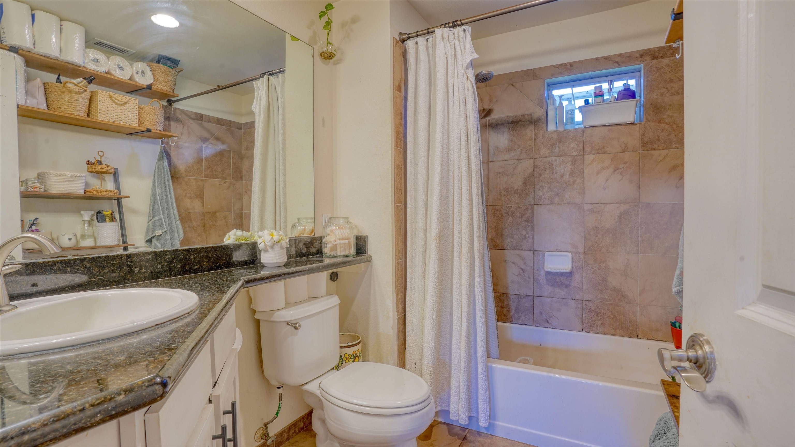 The Breakers condo # F44, Lahaina, Hawaii - photo 17 of 41