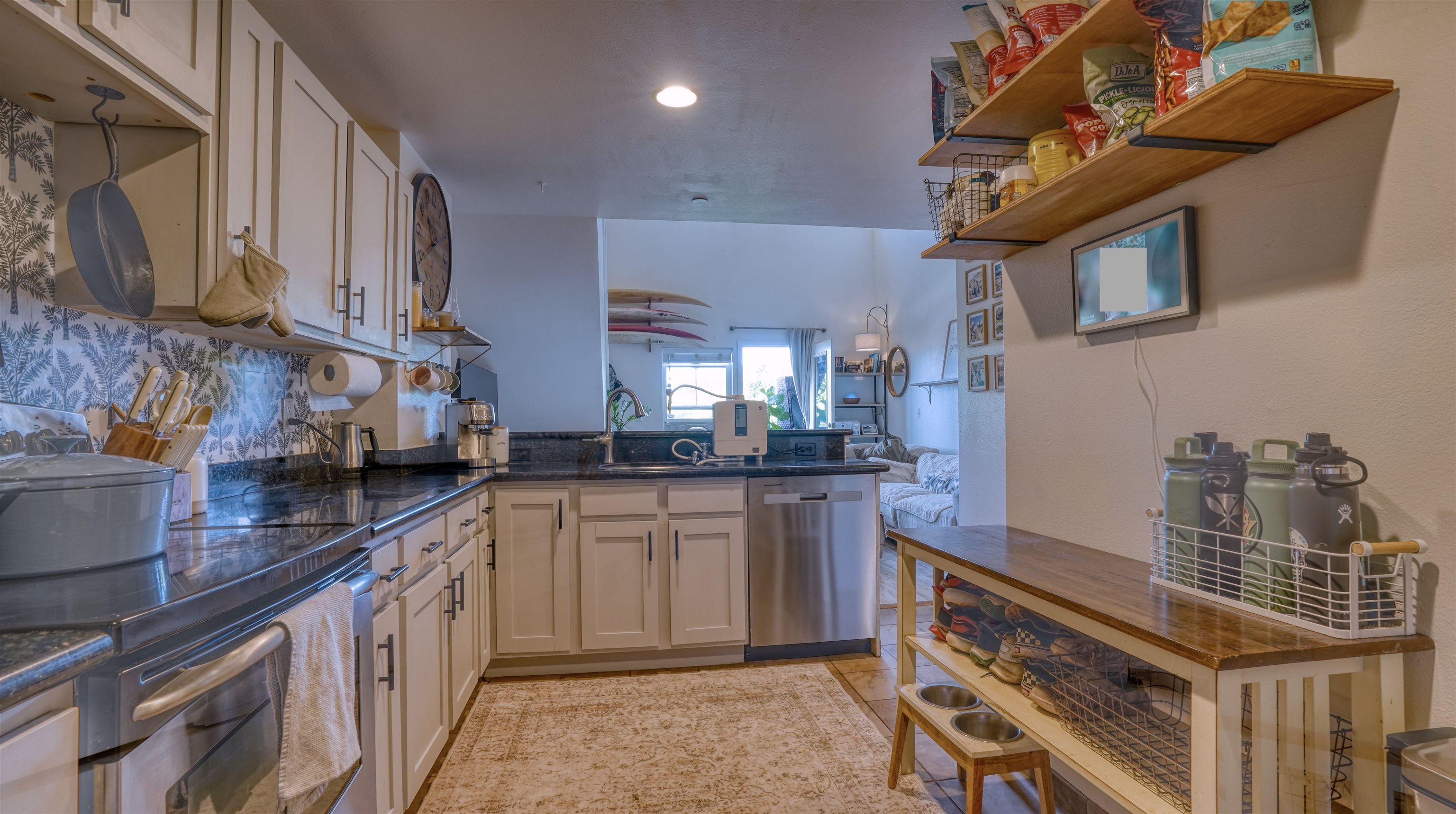 The Breakers condo # F44, Lahaina, Hawaii - photo 3 of 39