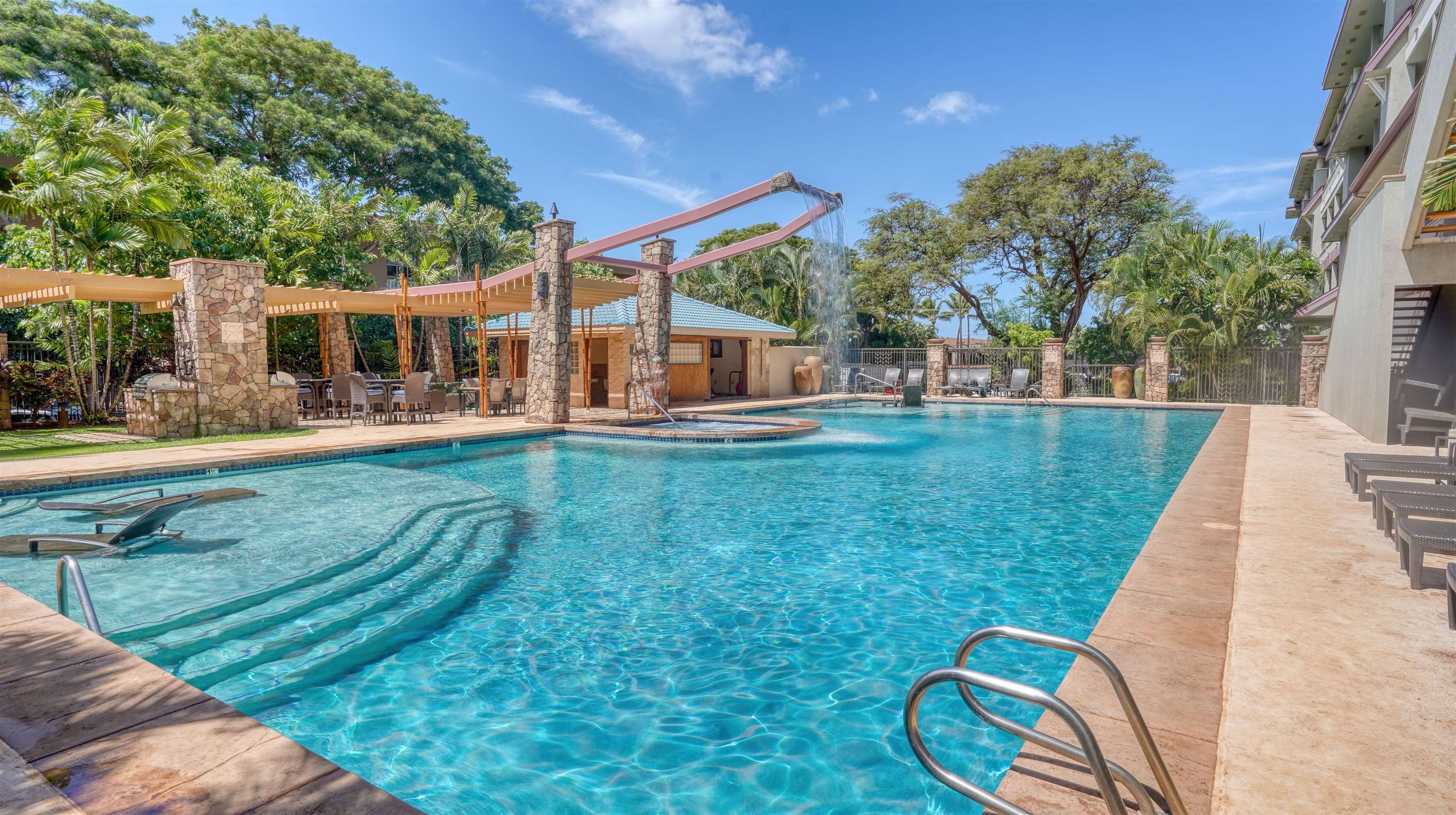 The Breakers condo # F44, Lahaina, Hawaii - photo 30 of 39