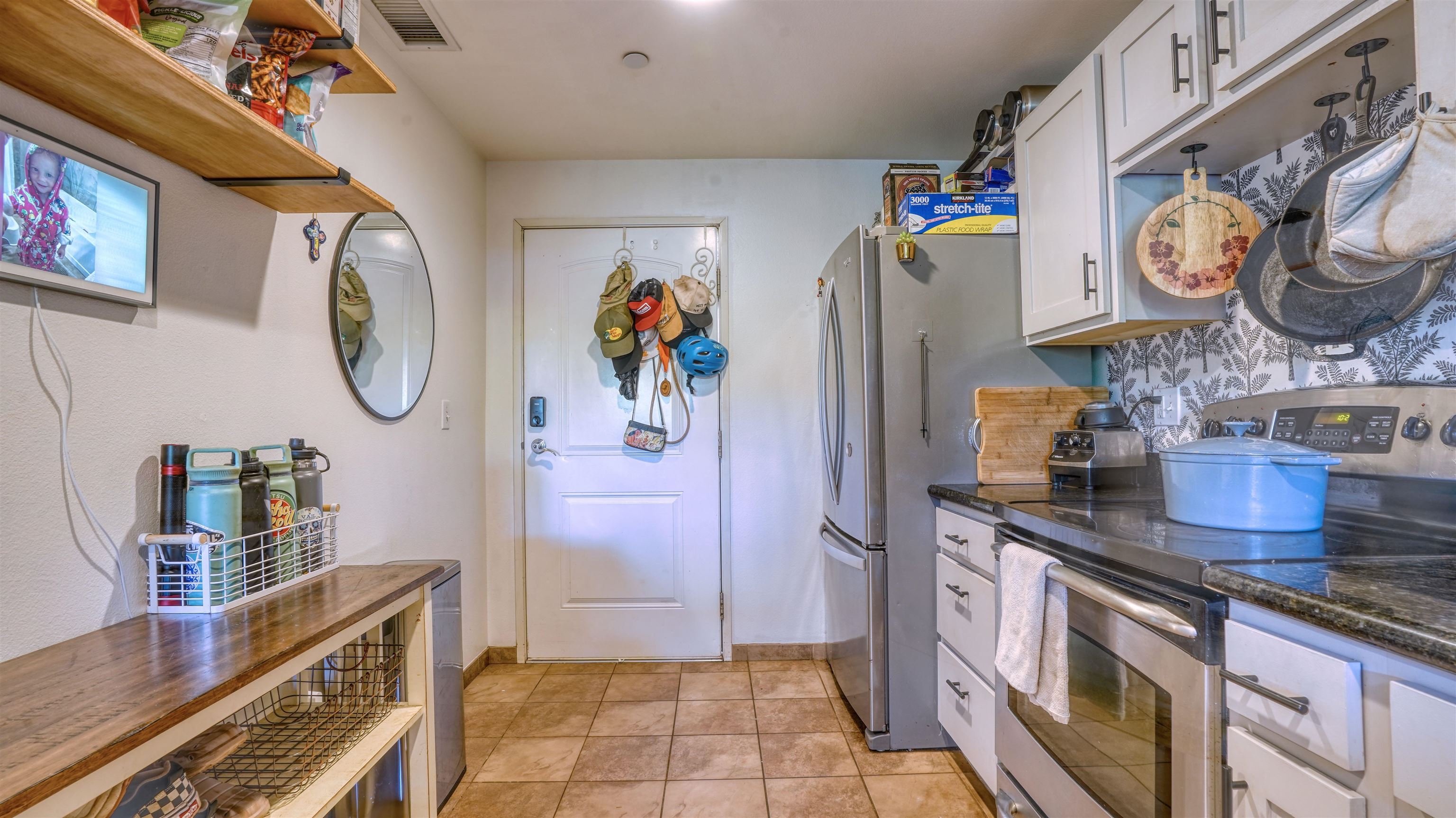 The Breakers condo # F44, Lahaina, Hawaii - photo 4 of 39