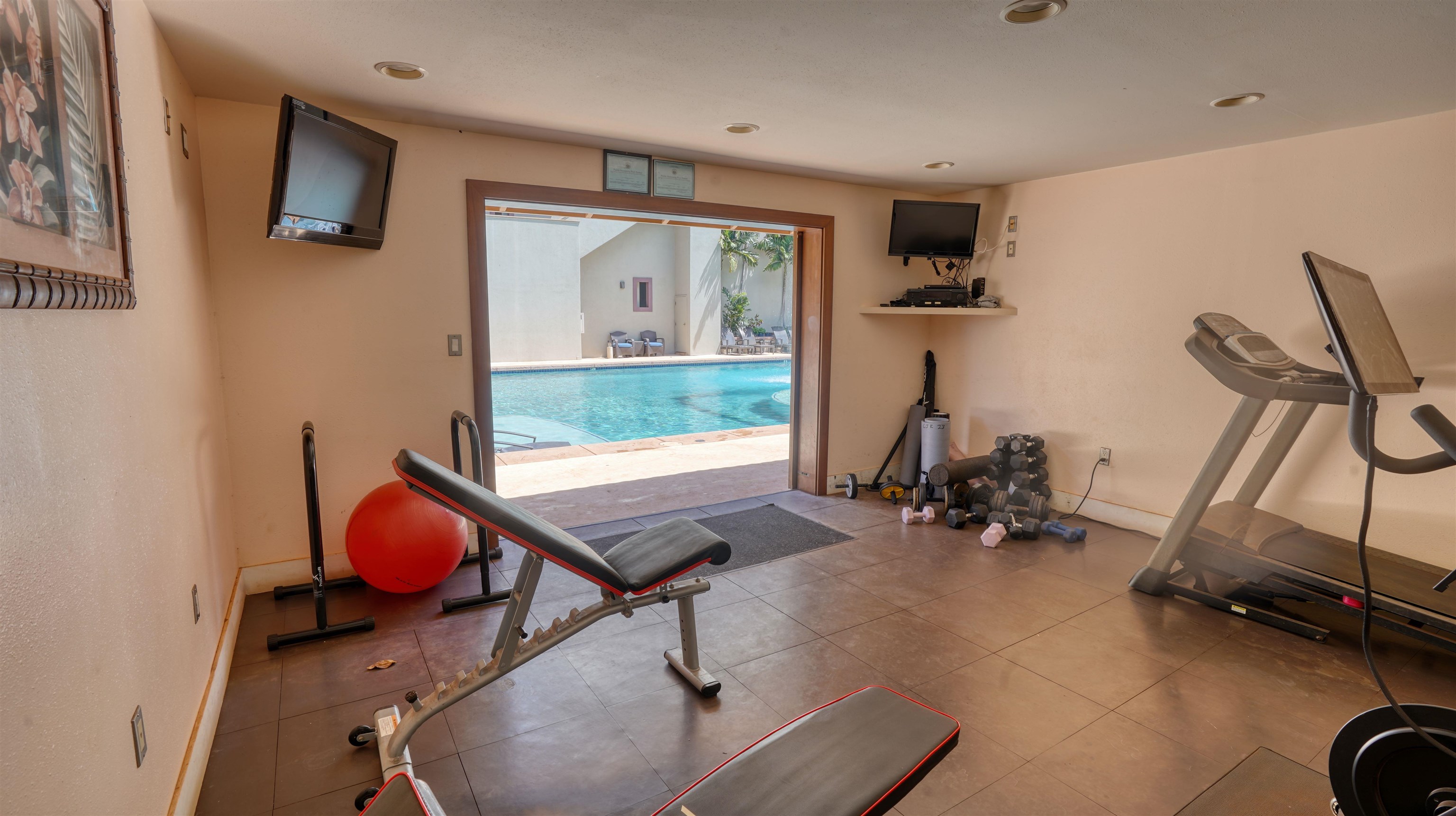 The Breakers condo # F44, Lahaina, Hawaii - photo 38 of 39