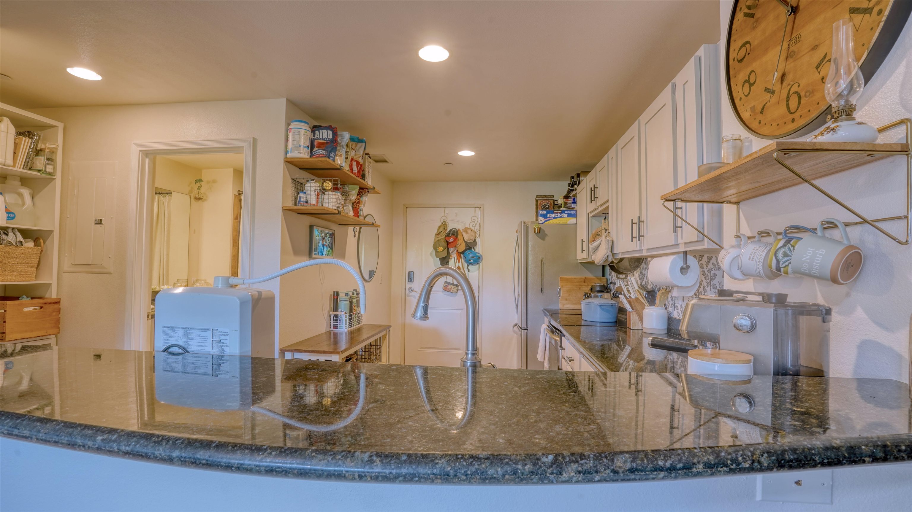 The Breakers condo # F44, Lahaina, Hawaii - photo 8 of 39