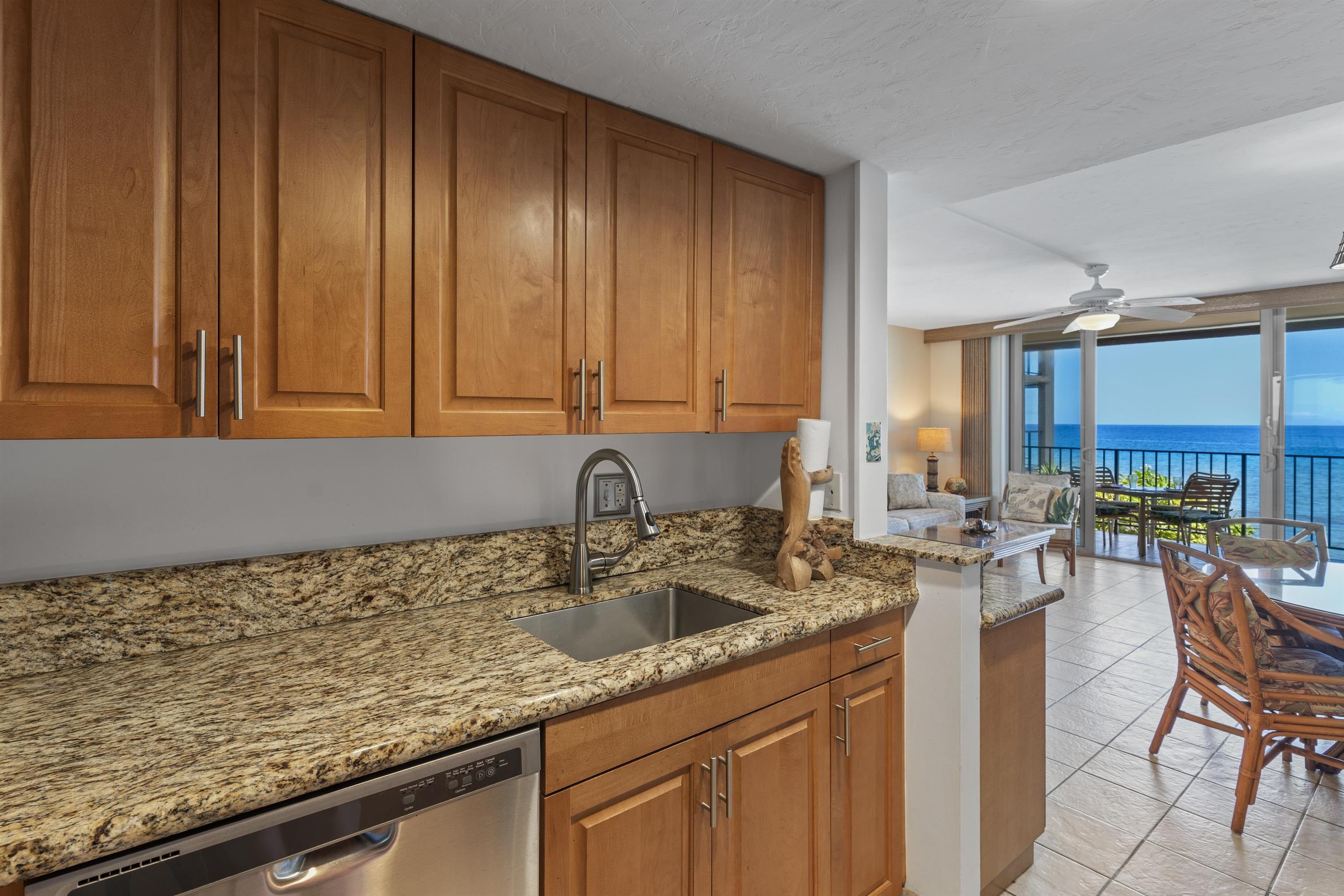 Nohonani condo # 302, Lahaina, Hawaii - photo 12 of 32