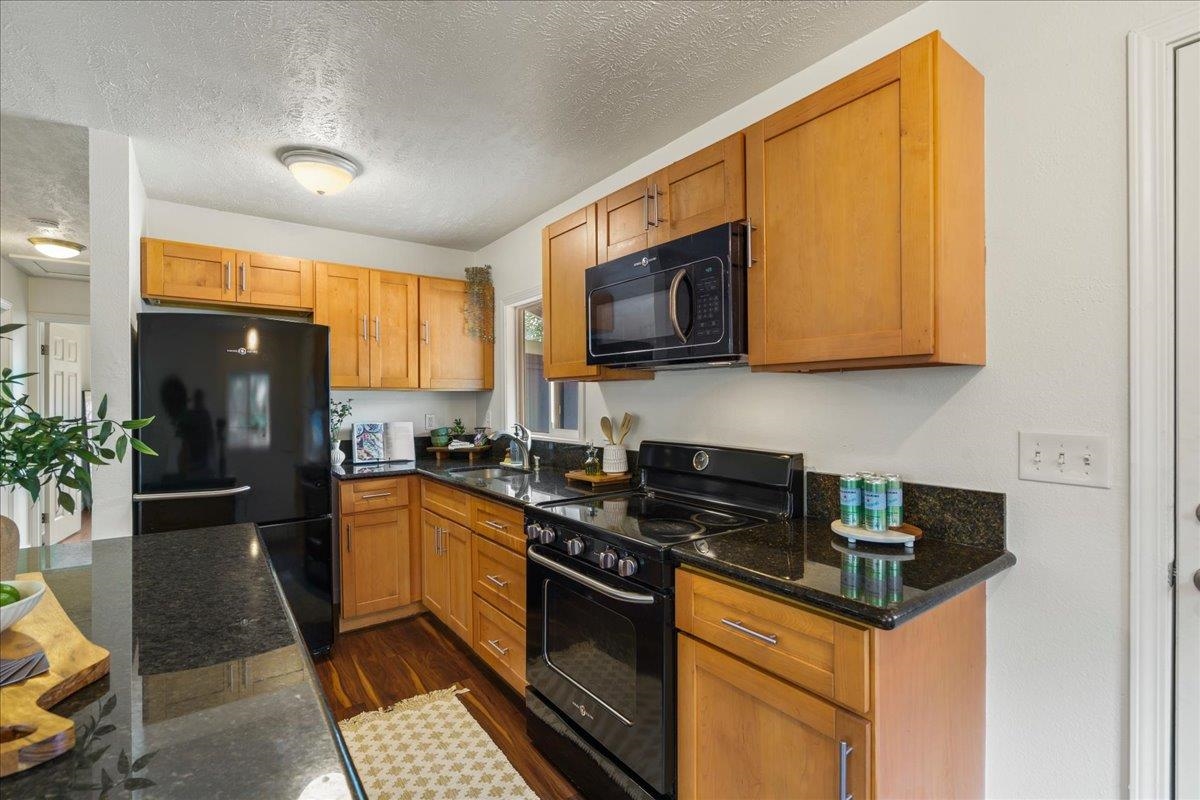 374  A Kalua Rd , Wailuku home - photo 14 of 42