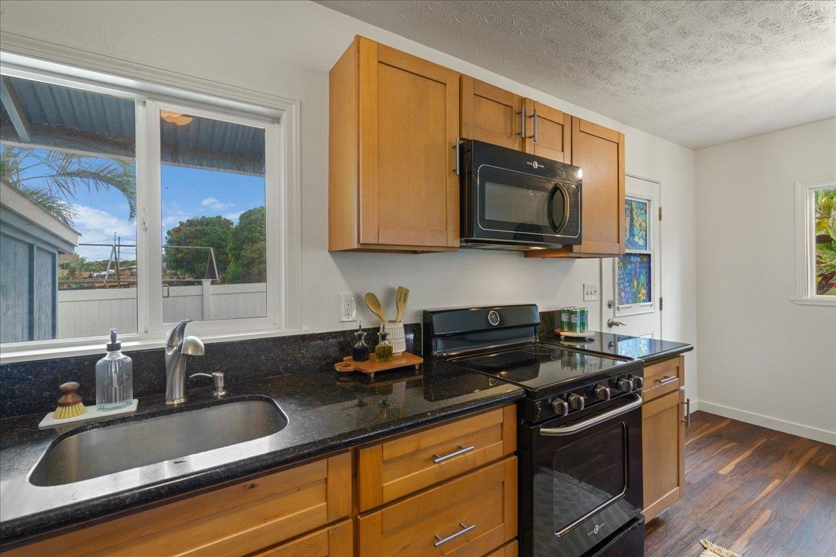 374  Kalua Rd , Wailuku home - photo 13 of 42