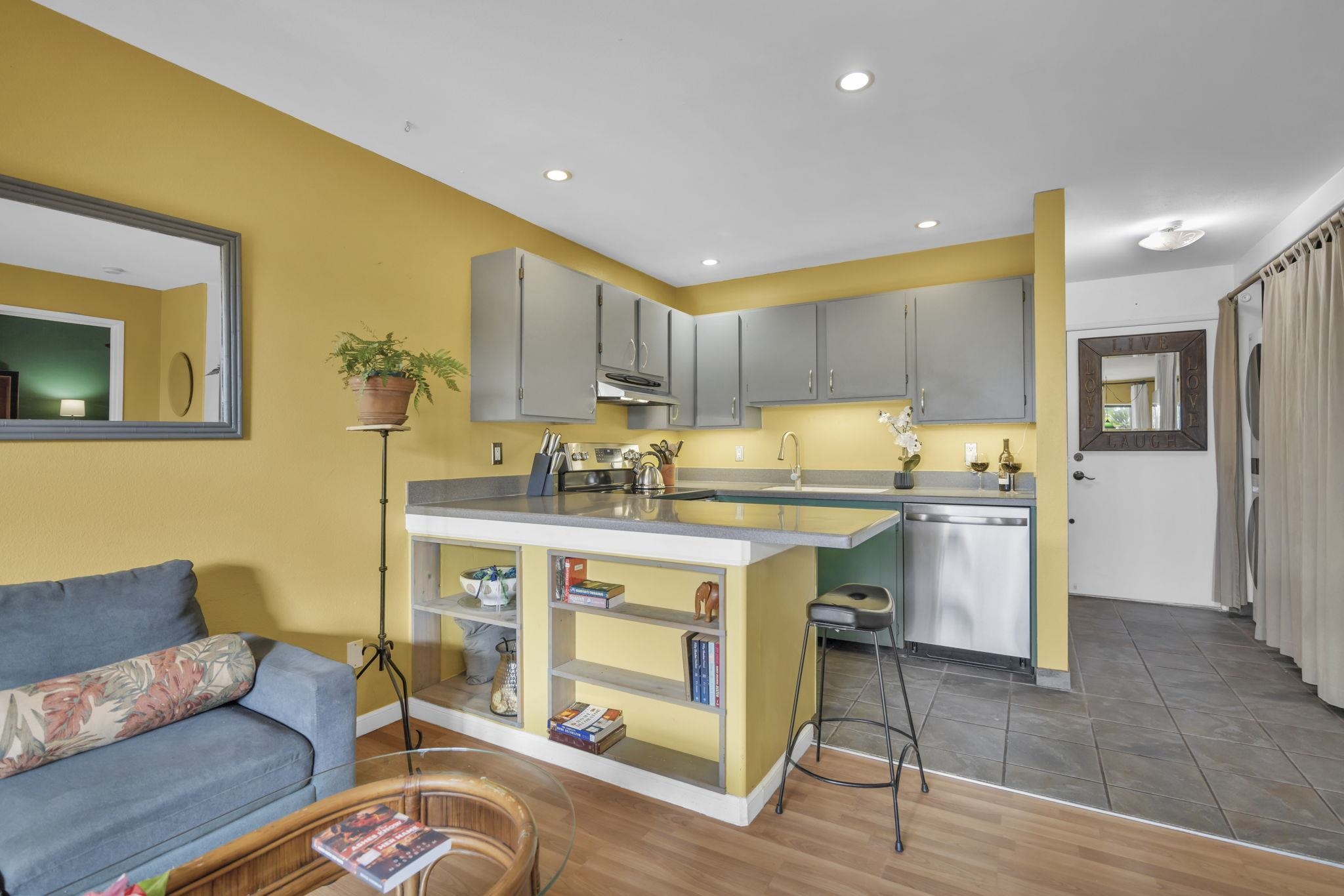 Maui Lani Terraces condo # C-205, Lahaina, Hawaii - photo 9 of 32