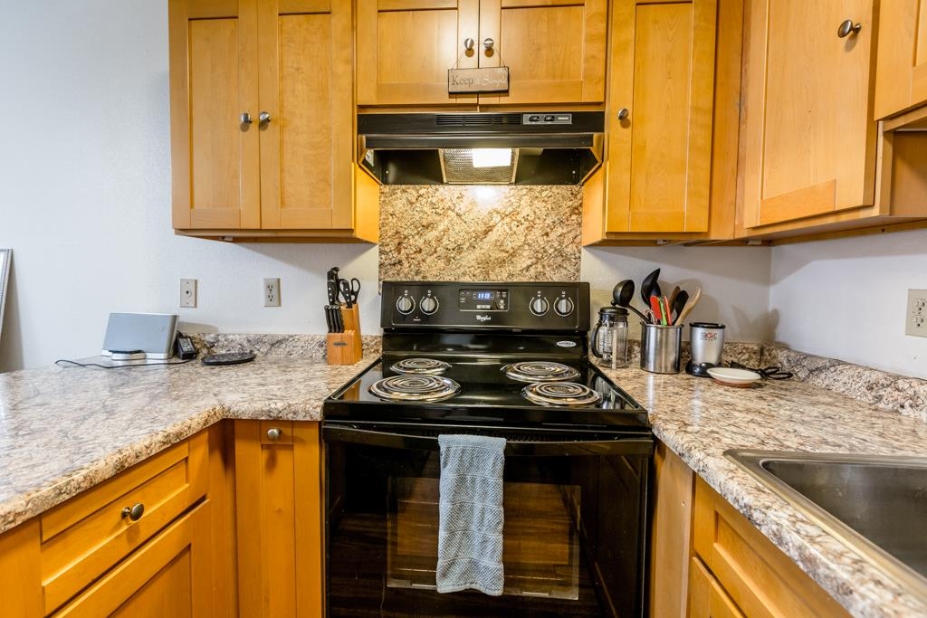 Maui Lani Terraces condo # D208, Lahaina, Hawaii - photo 3 of 29