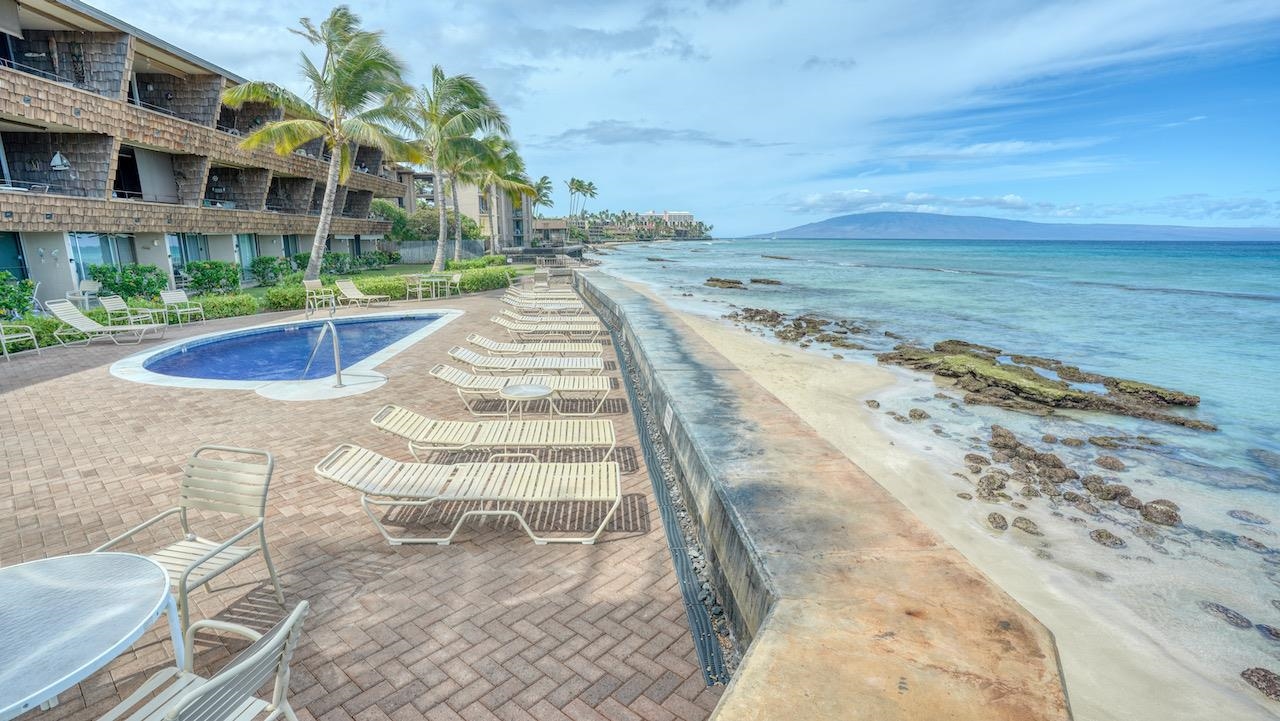 Kulakane condo # 114, Lahaina, Hawaii - photo 15 of 36