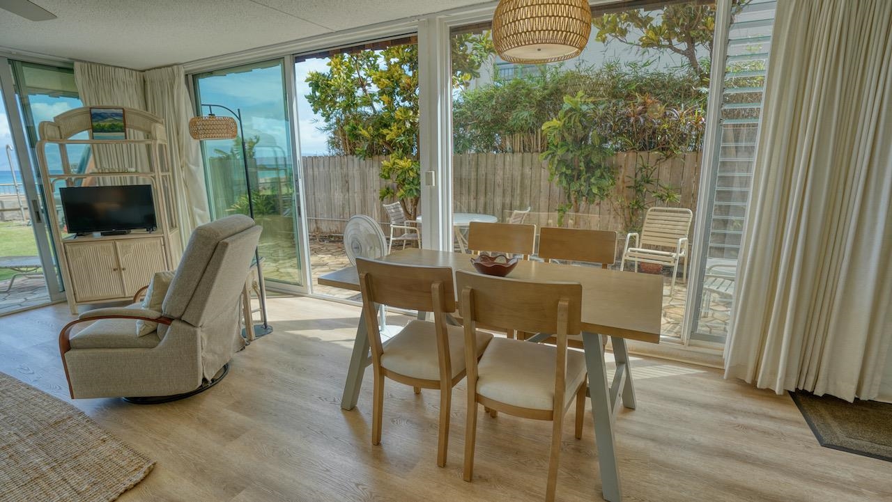 Kulakane condo # 114, Lahaina, Hawaii - photo 17 of 36