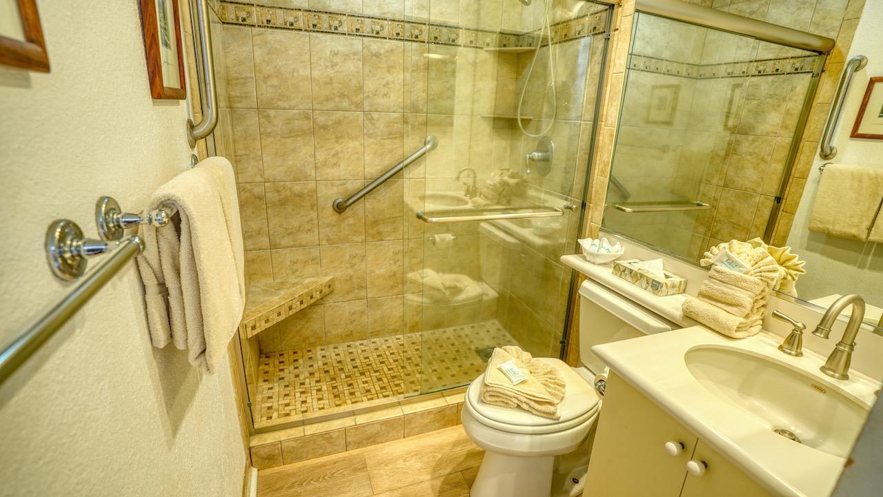 Kulakane condo # 114, Lahaina, Hawaii - photo 23 of 36