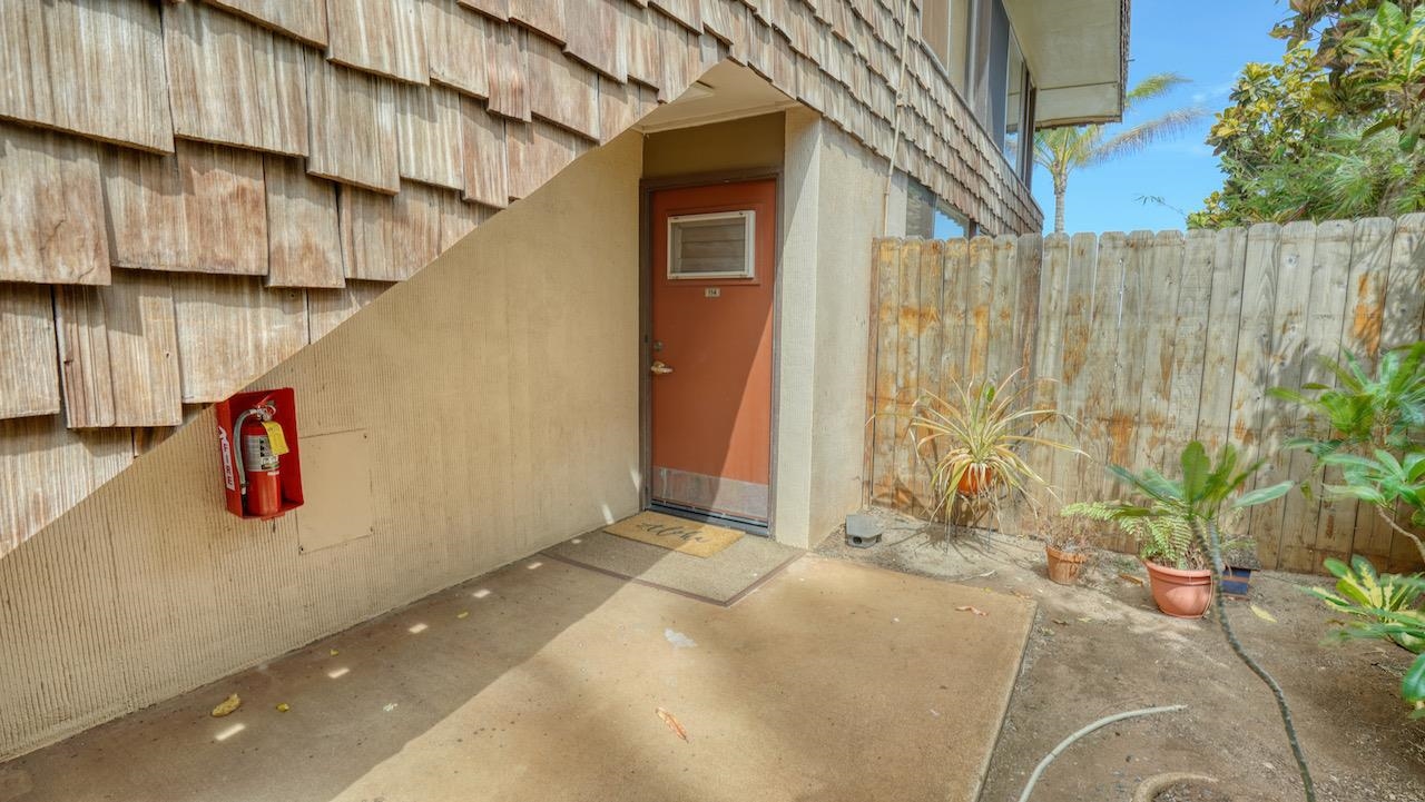 Kulakane condo # 114, Lahaina, Hawaii - photo 29 of 36