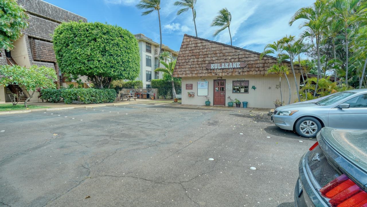 Kulakane condo # 114, Lahaina, Hawaii - photo 33 of 36