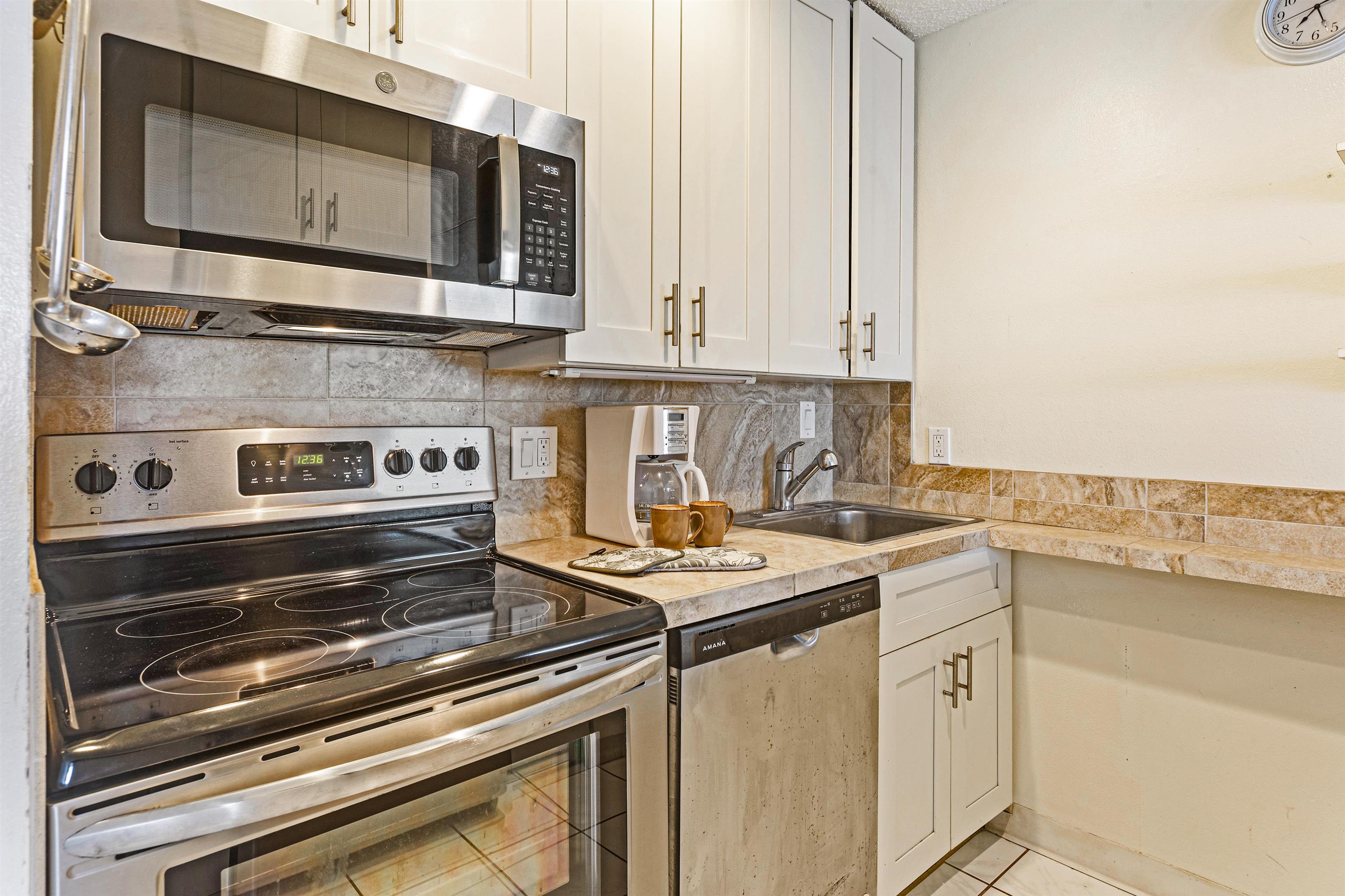 Kulakane condo # 206, Lahaina, Hawaii - photo 12 of 28