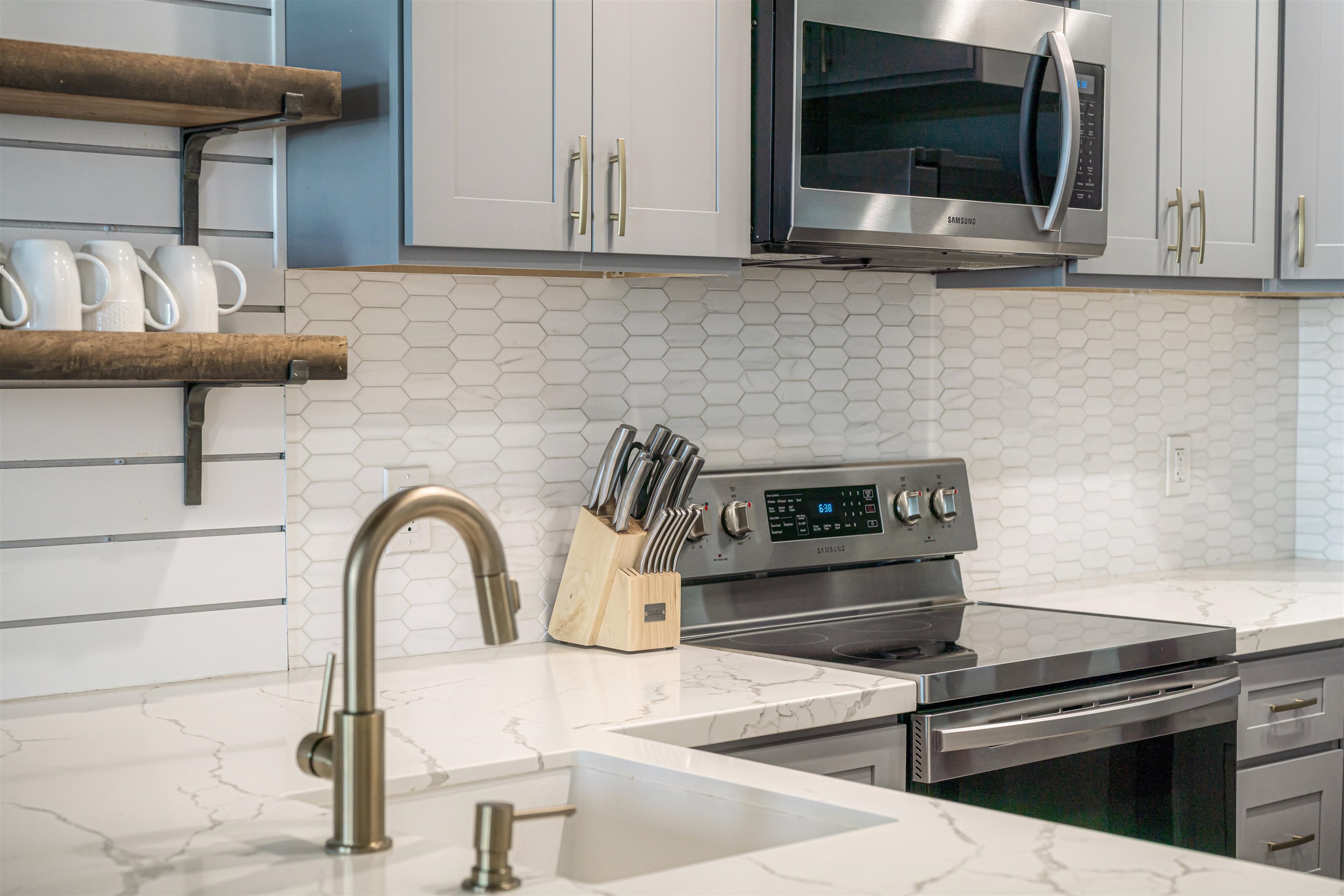 Kulakane condo # 303, Lahaina, Hawaii - photo 9 of 30