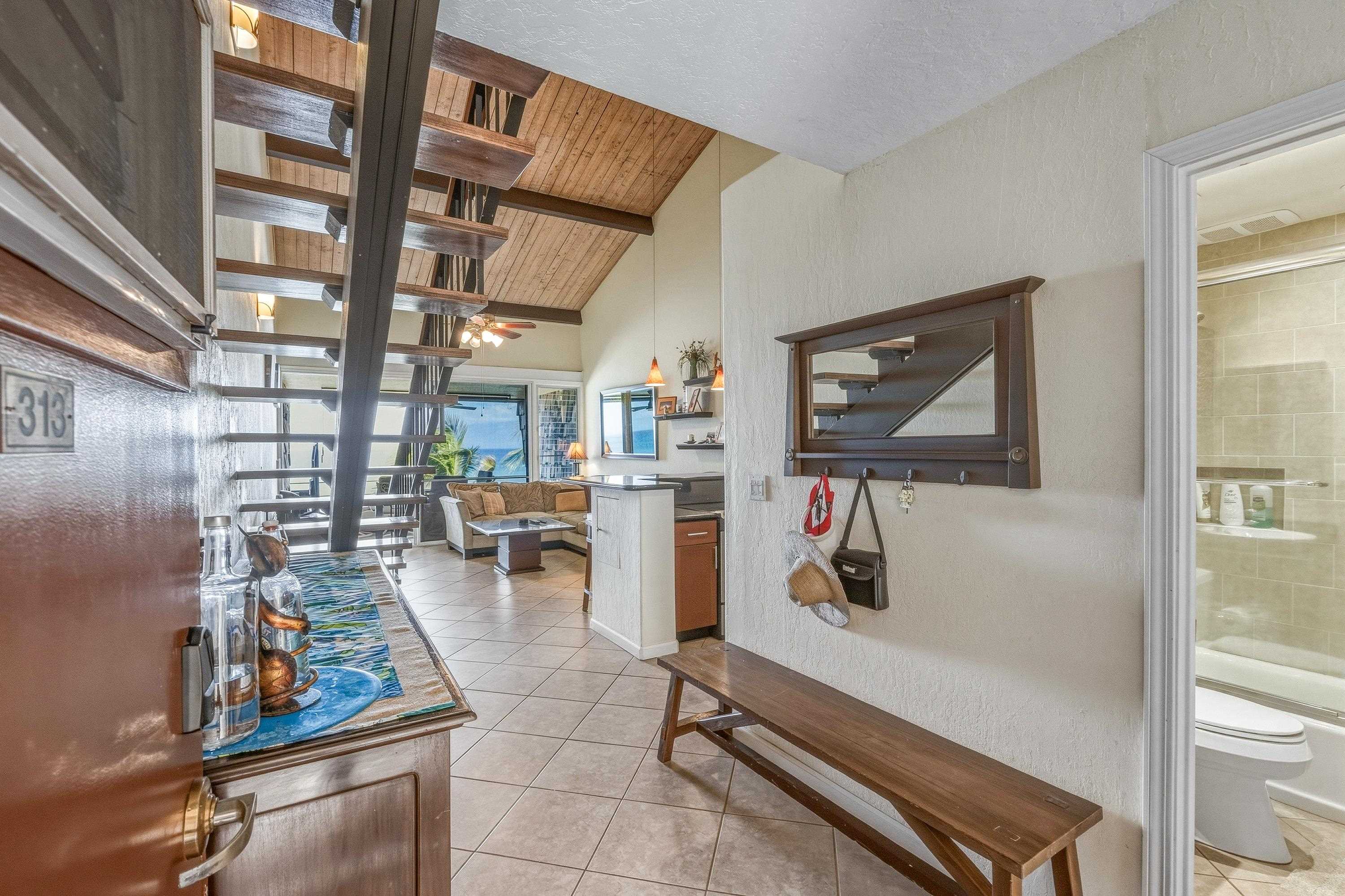 Kulakane condo # 313, Lahaina, Hawaii - photo 3 of 38