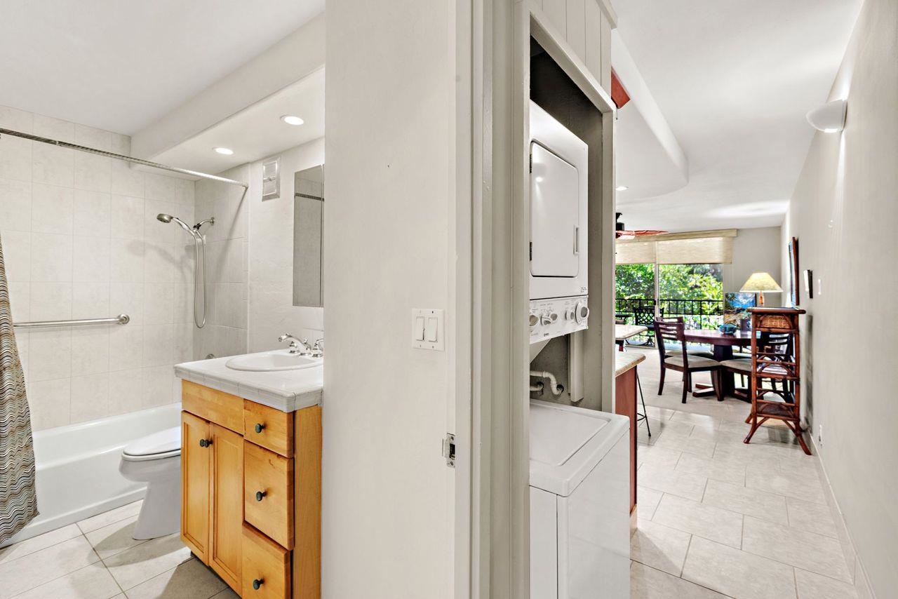 Leinani Apts condo # 202, Lahaina, Hawaii - photo 14 of 22