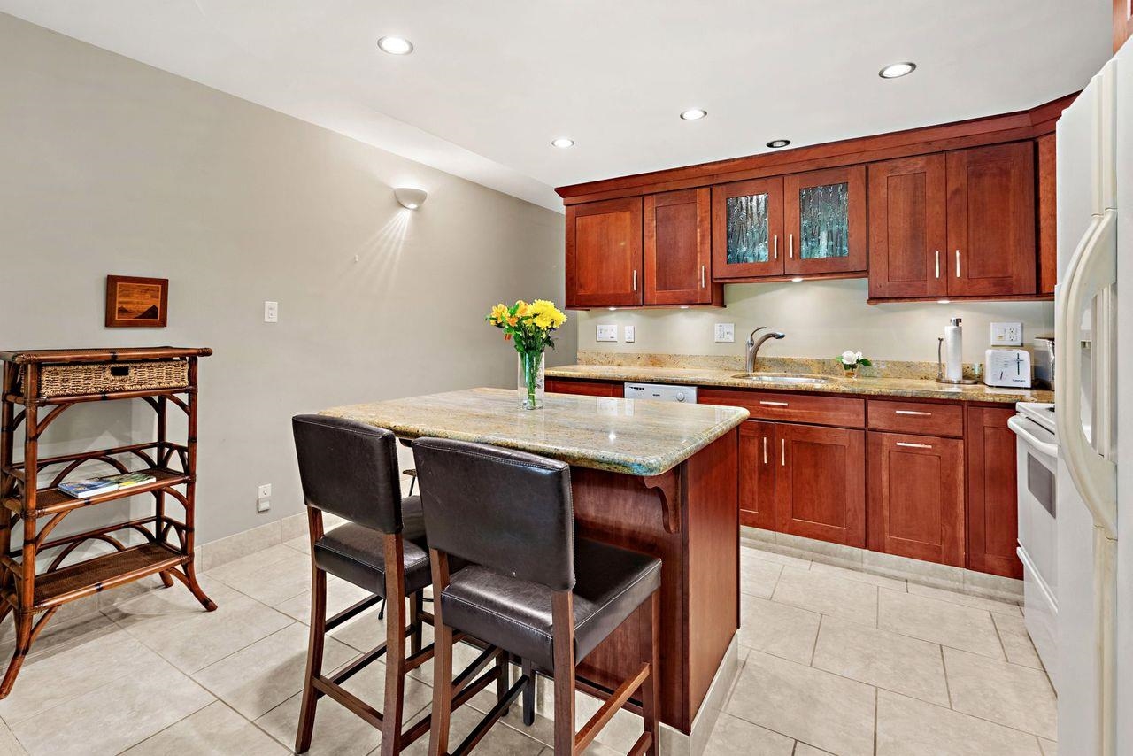 Leinani Apts condo # 202, Lahaina, Hawaii - photo 6 of 22