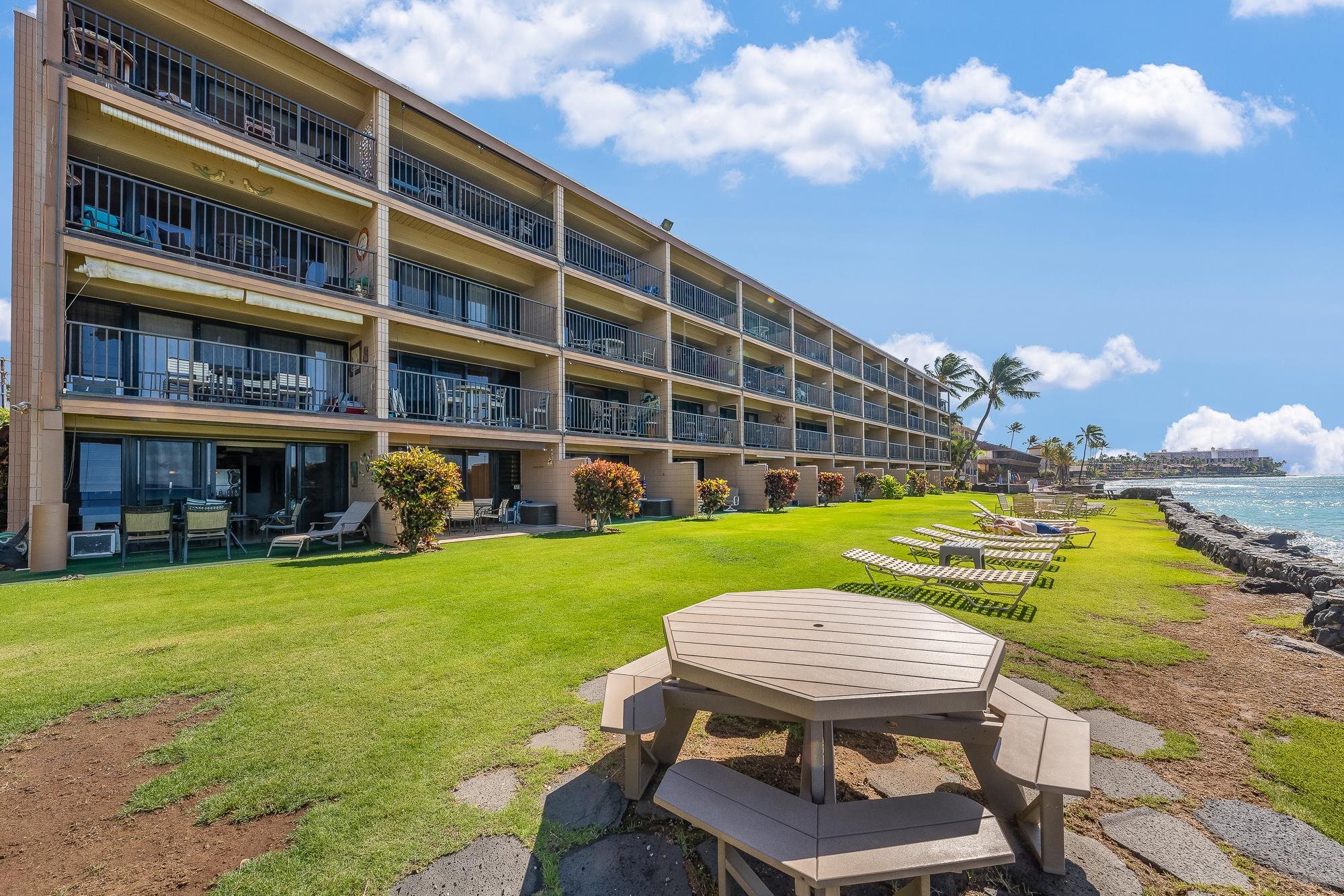 Kaleialoha condo # 101, Lahaina, Hawaii - photo 29 of 31