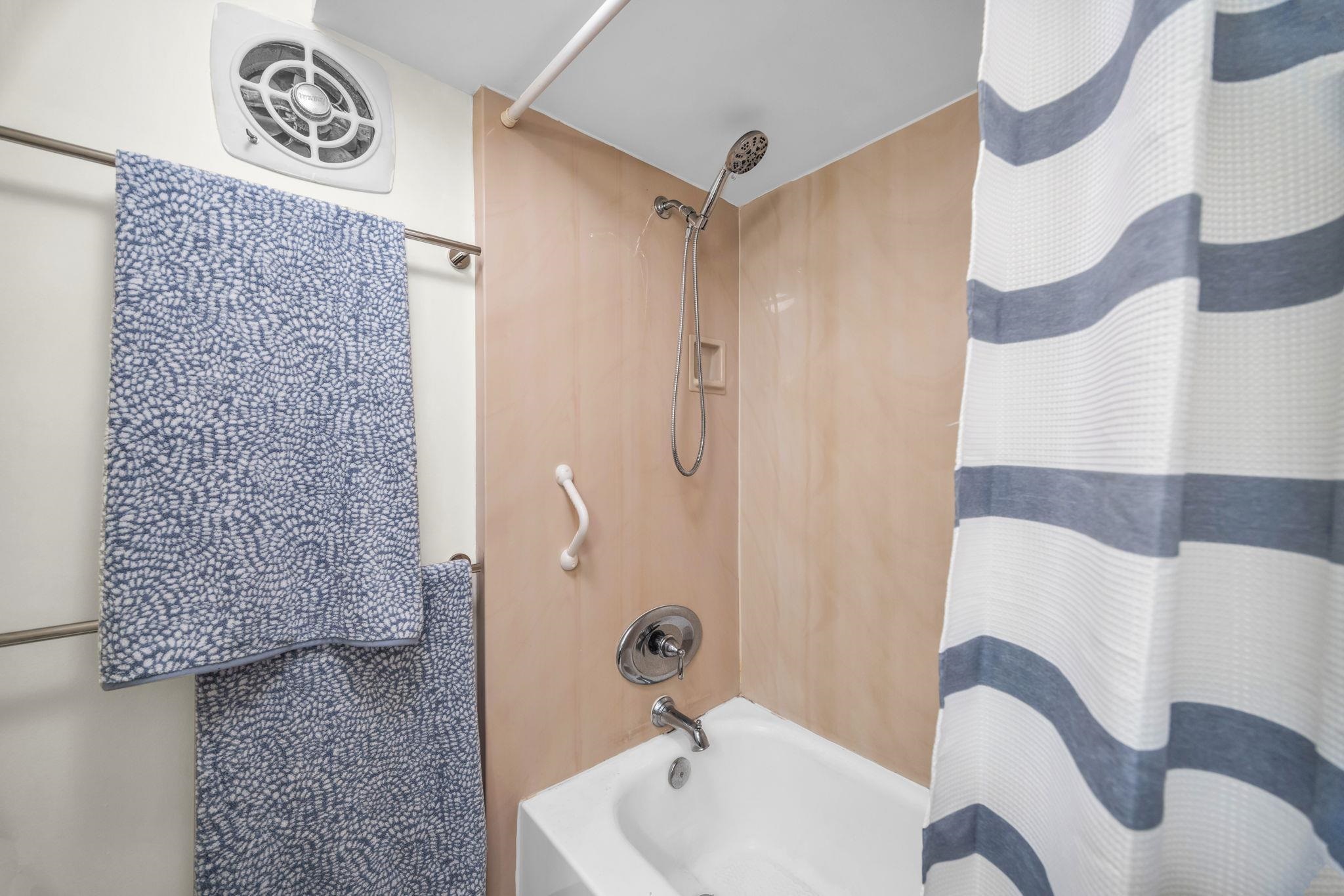 Kaleialoha condo # 103, Lahaina, Hawaii - photo 21 of 39