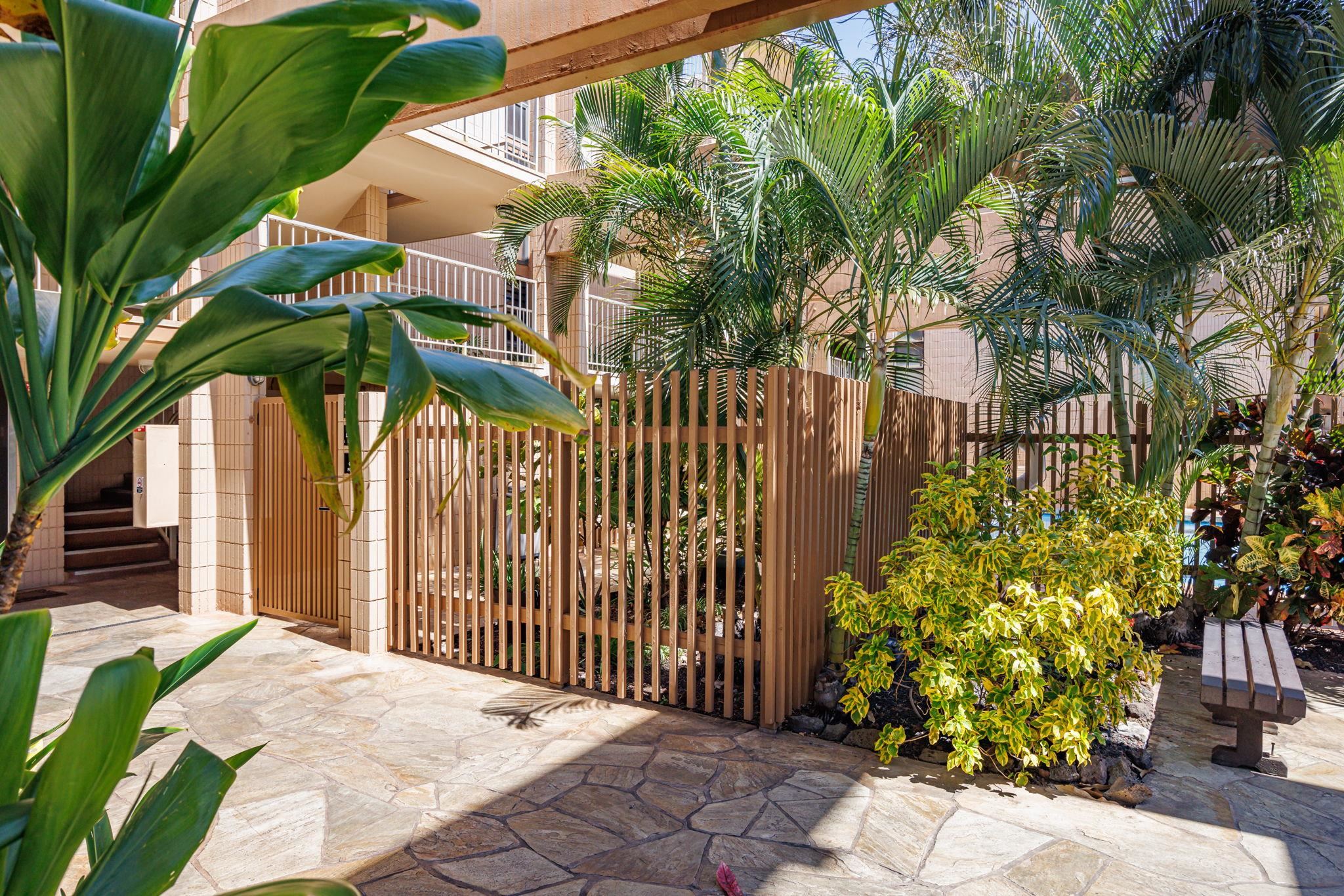 Kaleialoha condo # 103, Lahaina, Hawaii - photo 28 of 39