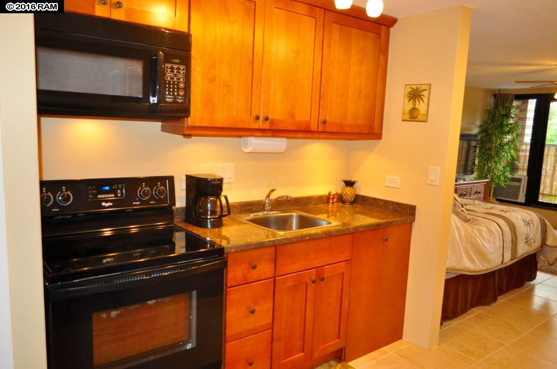 Kaleialoha condo # 202, Lahaina, Hawaii - photo 4 of 25