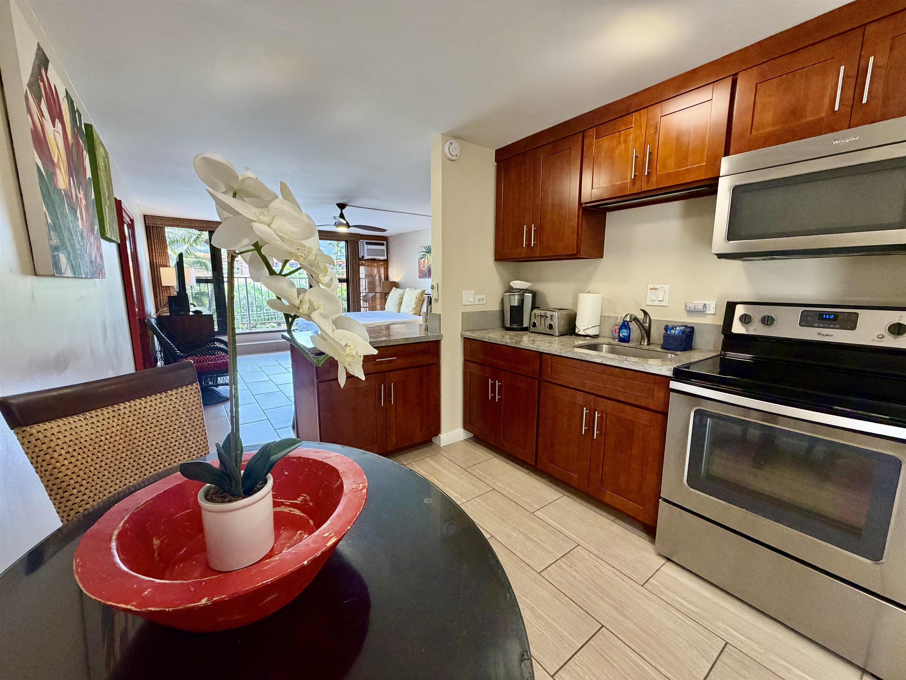 Kaleialoha condo # 401, Lahaina, Hawaii - photo 2 of 30