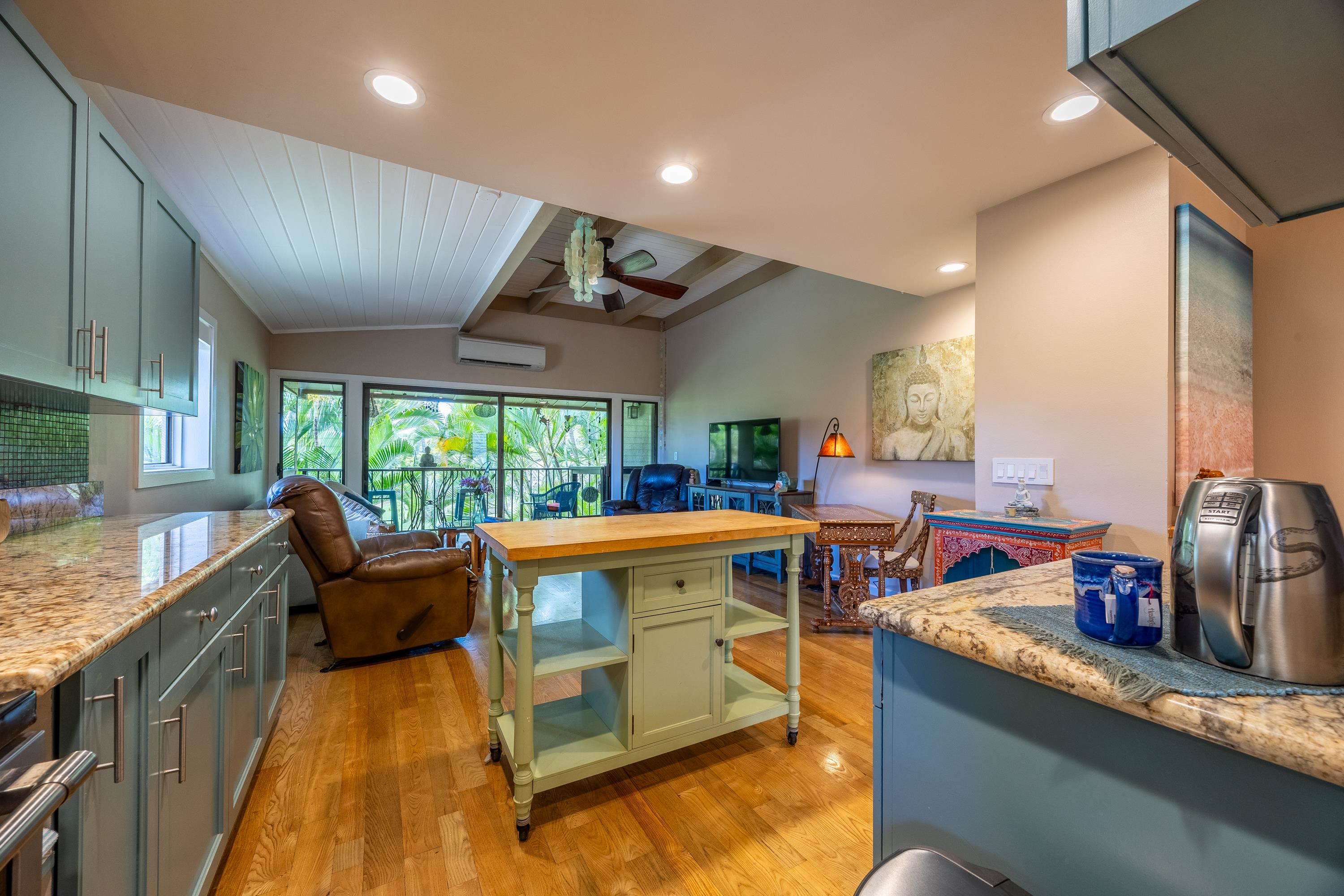 Hale Royale condo # B101, Lahaina, Hawaii - photo 2 of 50