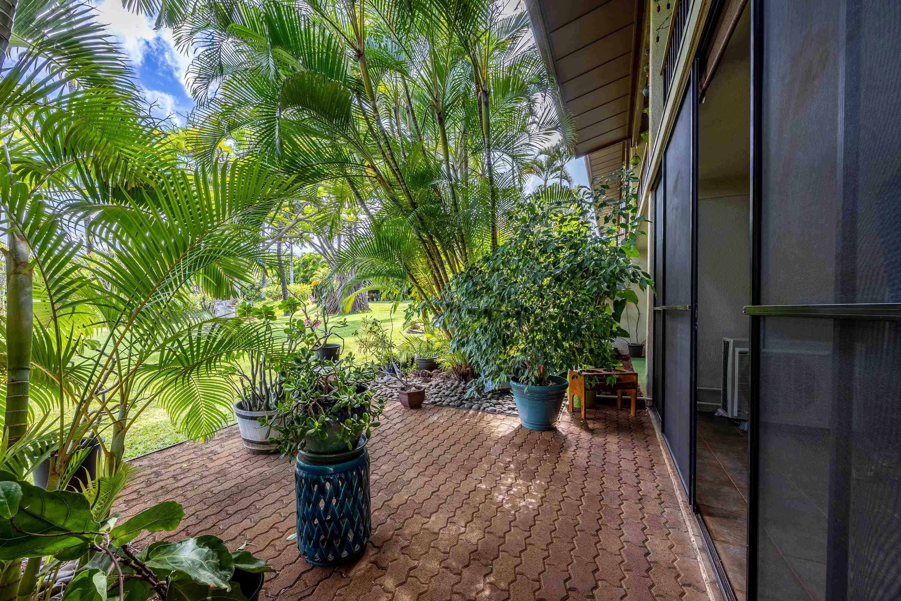 Hale Royale condo # B101, Lahaina, Hawaii - photo 31 of 50