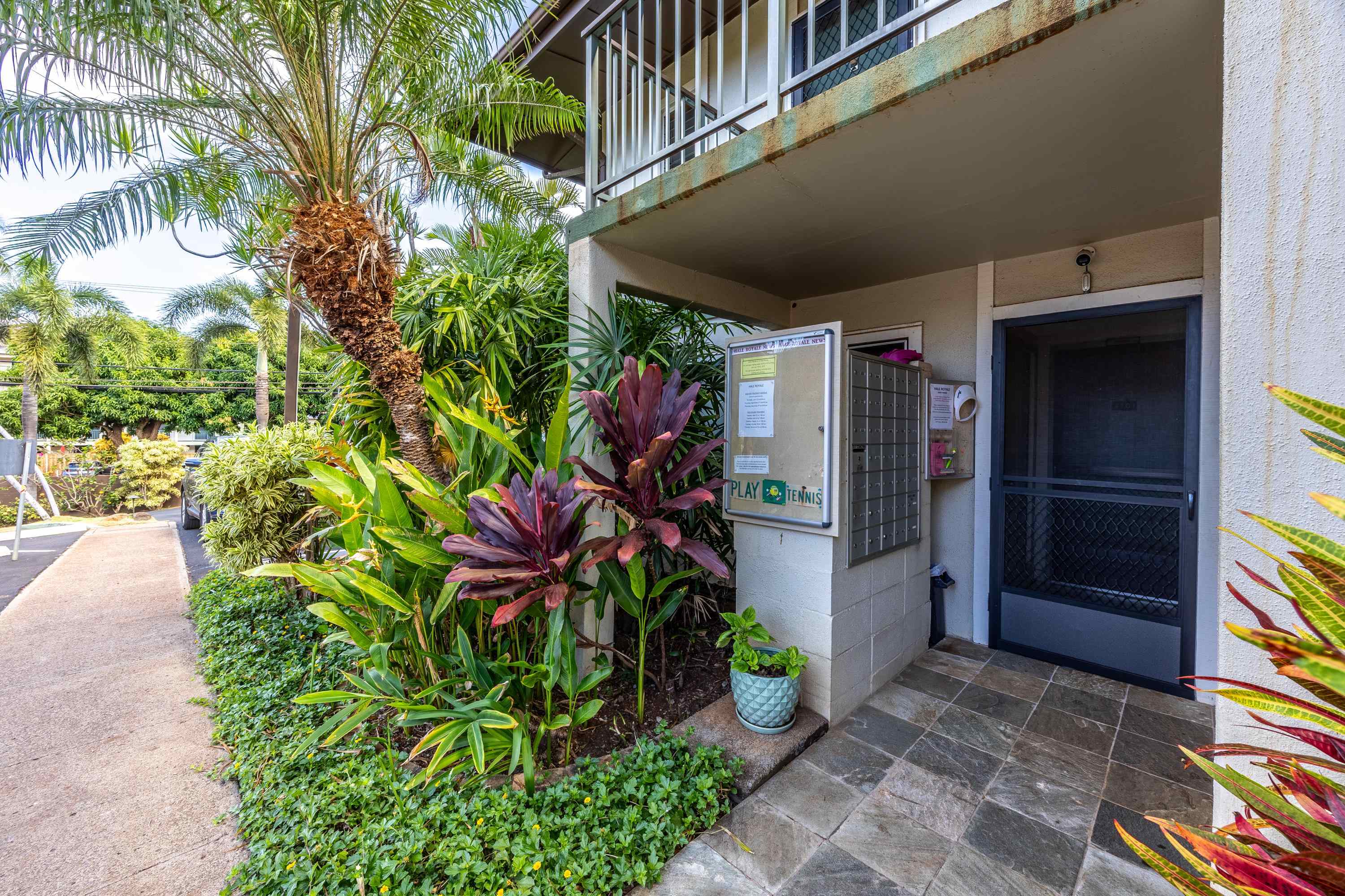 Hale Royale condo # B101, Lahaina, Hawaii - photo 40 of 50