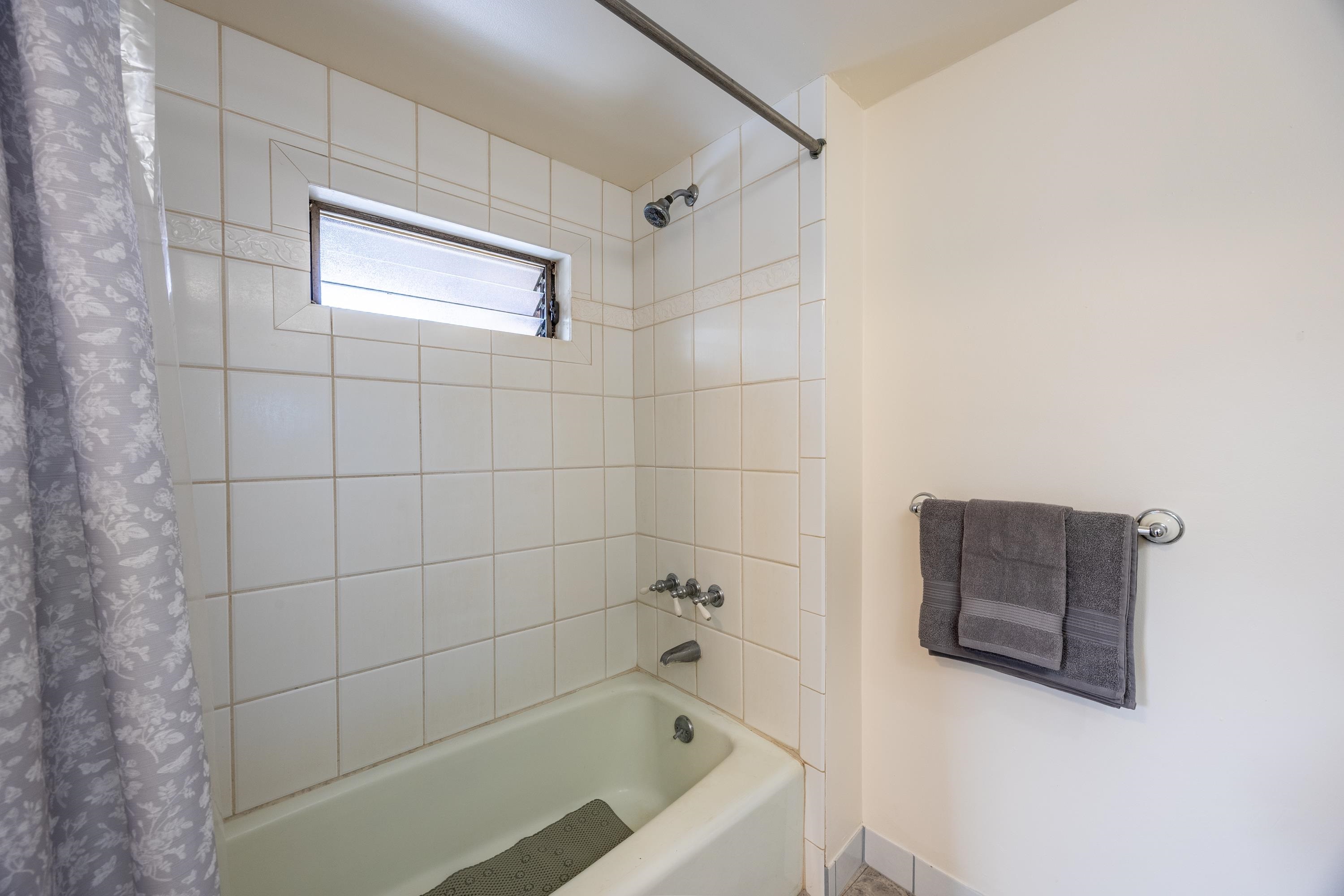 Hale Royale condo # A-205, Lahaina, Hawaii - photo 13 of 46