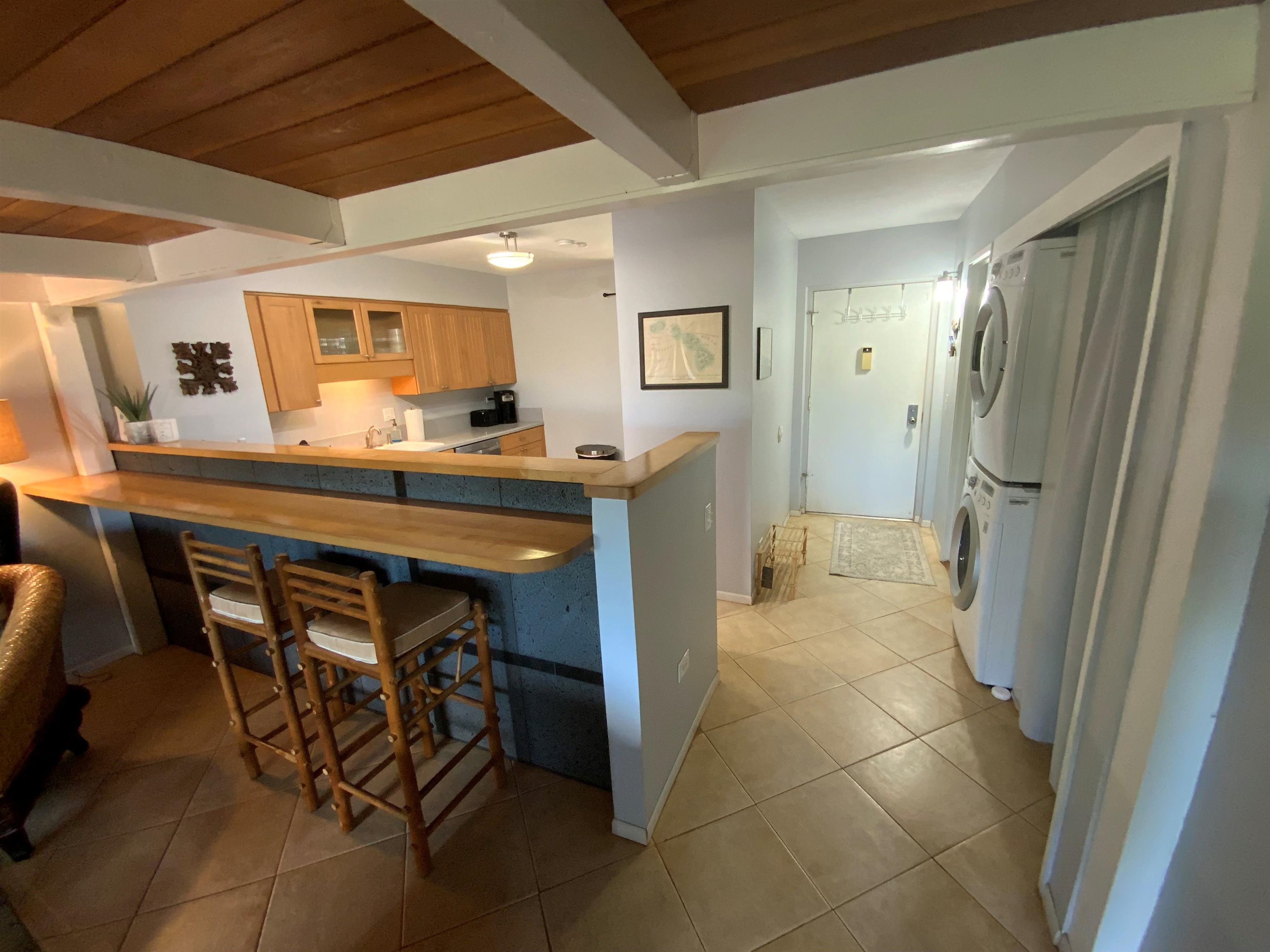 Hale Royale condo # A 206, Lahaina, Hawaii - photo 4 of 29