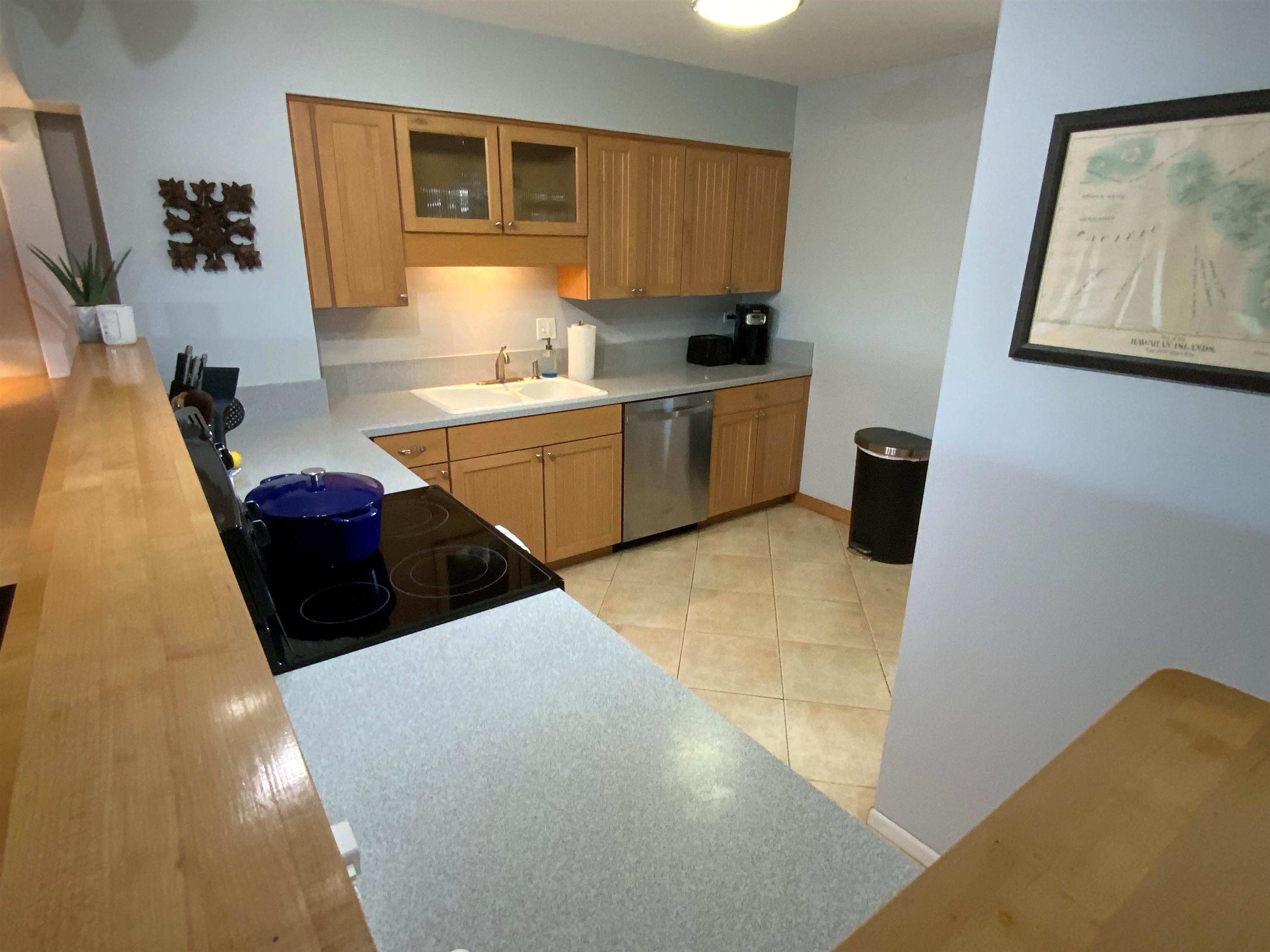 Hale Royale condo # A 206, Lahaina, Hawaii - photo 7 of 29