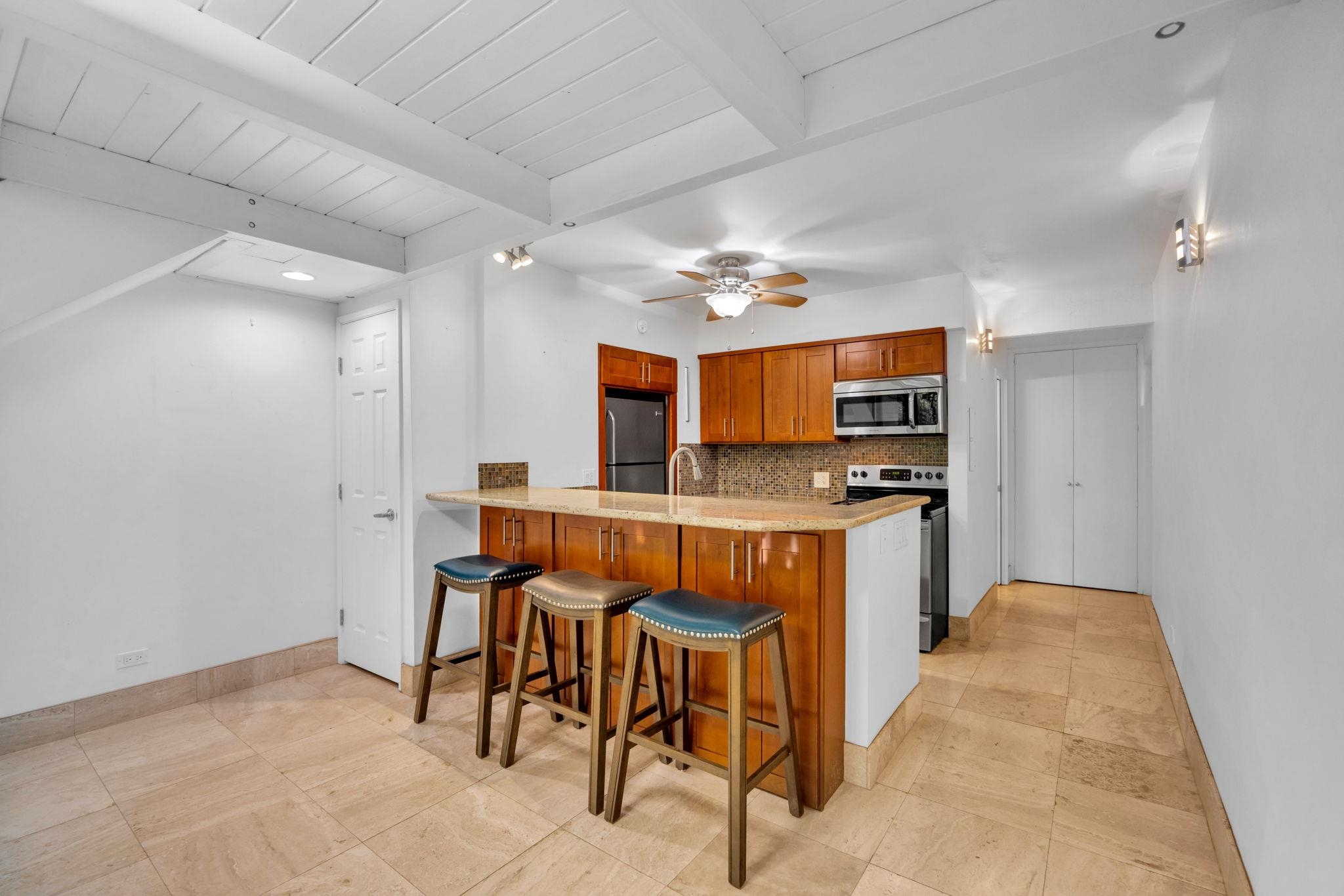 Hale Royale condo # A-208, Lahaina, Hawaii - photo 7 of 40