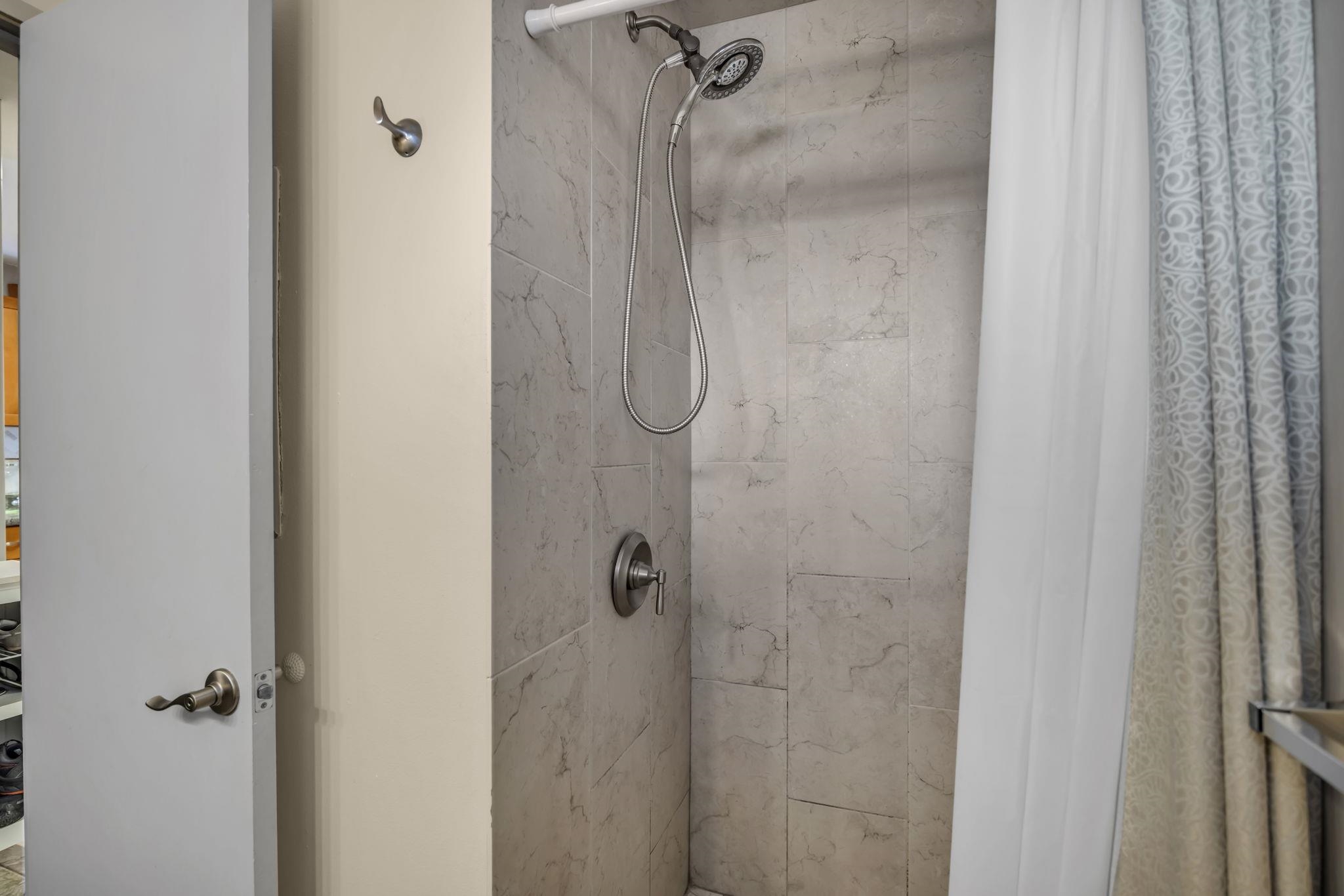 Hale Royale condo # A211, Lahaina, Hawaii - photo 25 of 39