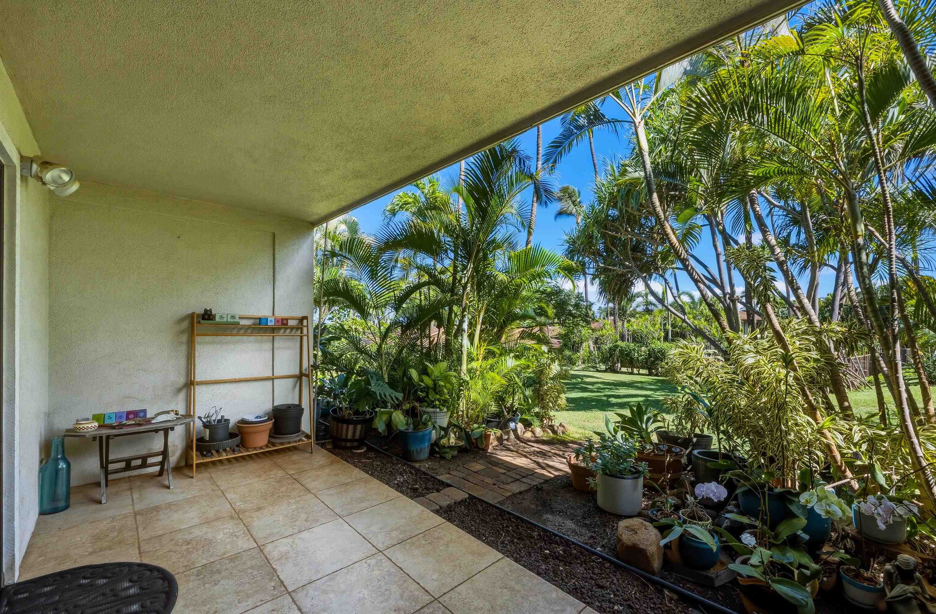 Hale Royale condo # B104, Lahaina, Hawaii - photo 31 of 50